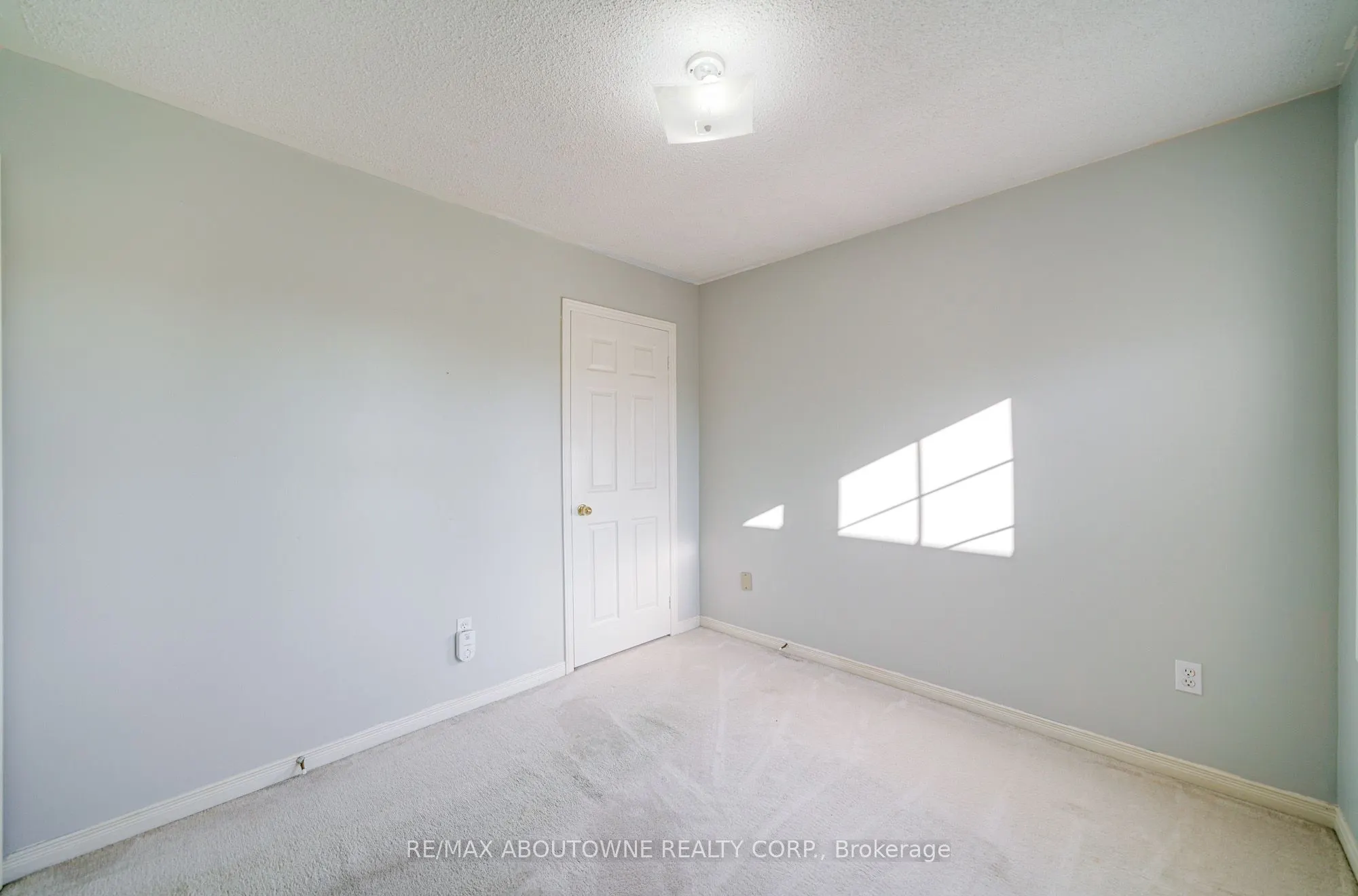 2211 Dale Ridge Drive
