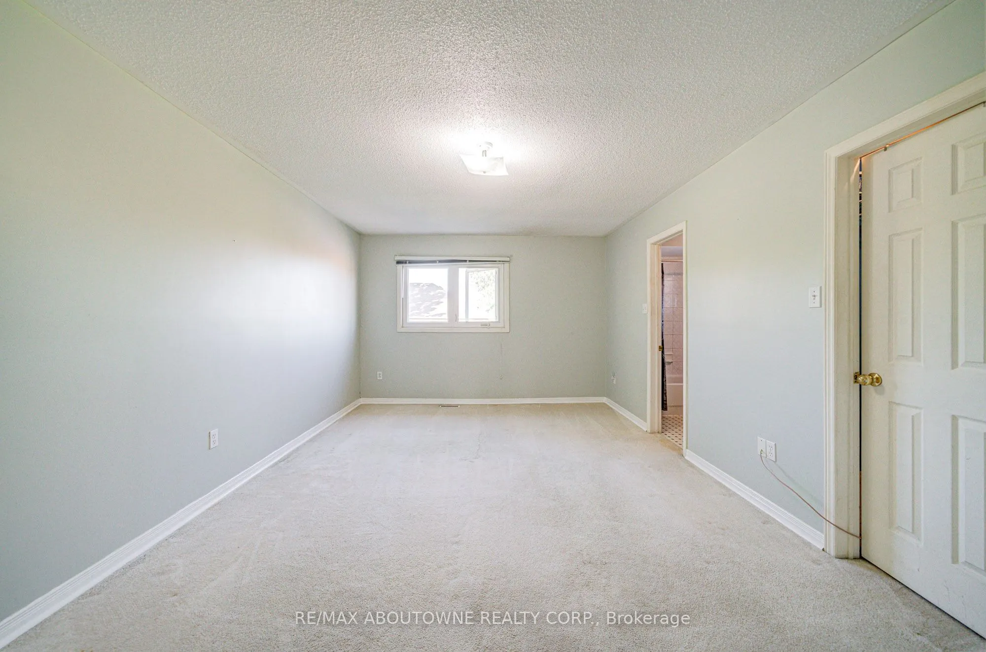 2211 Dale Ridge Drive