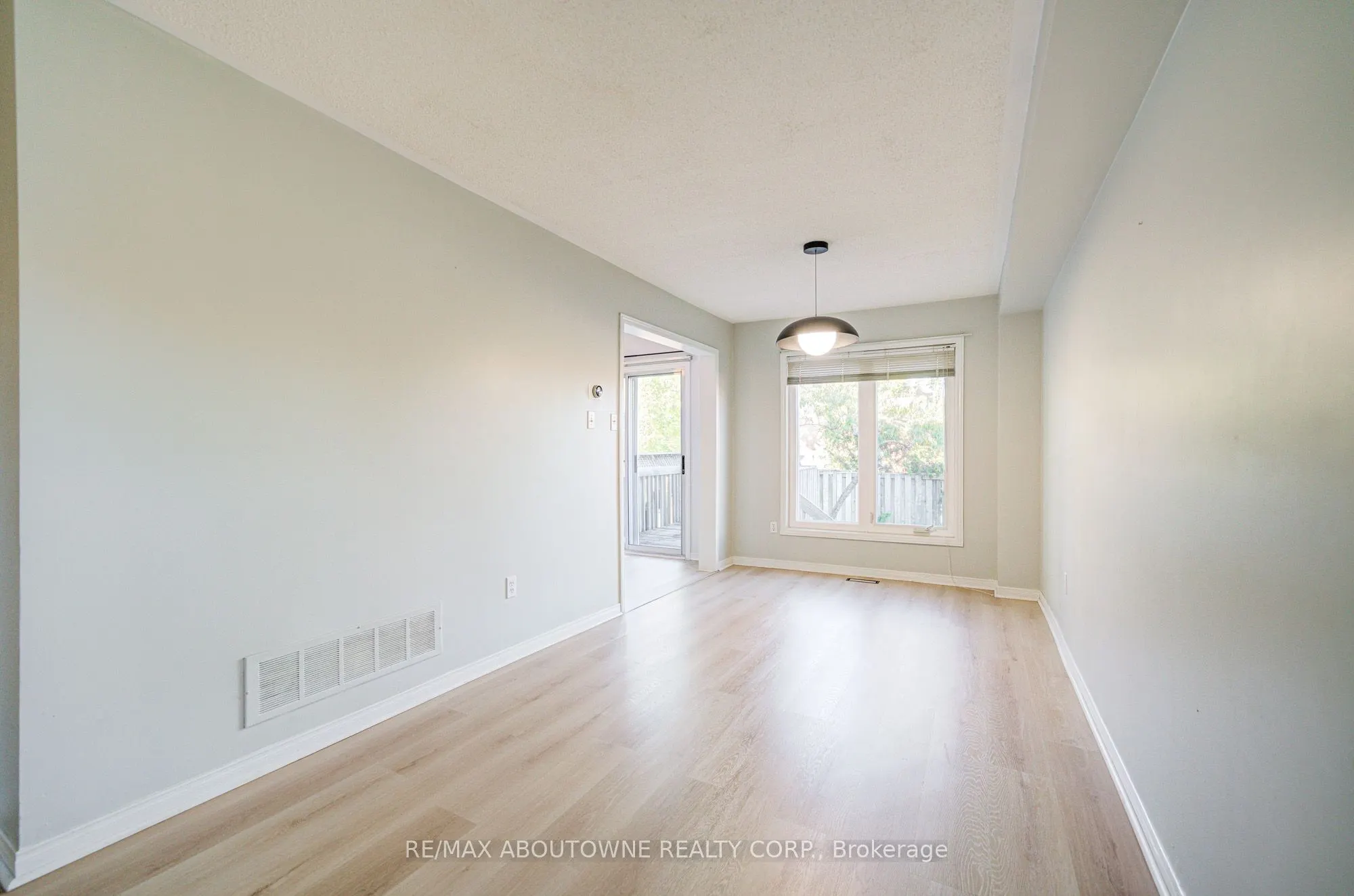 2211 Dale Ridge Drive