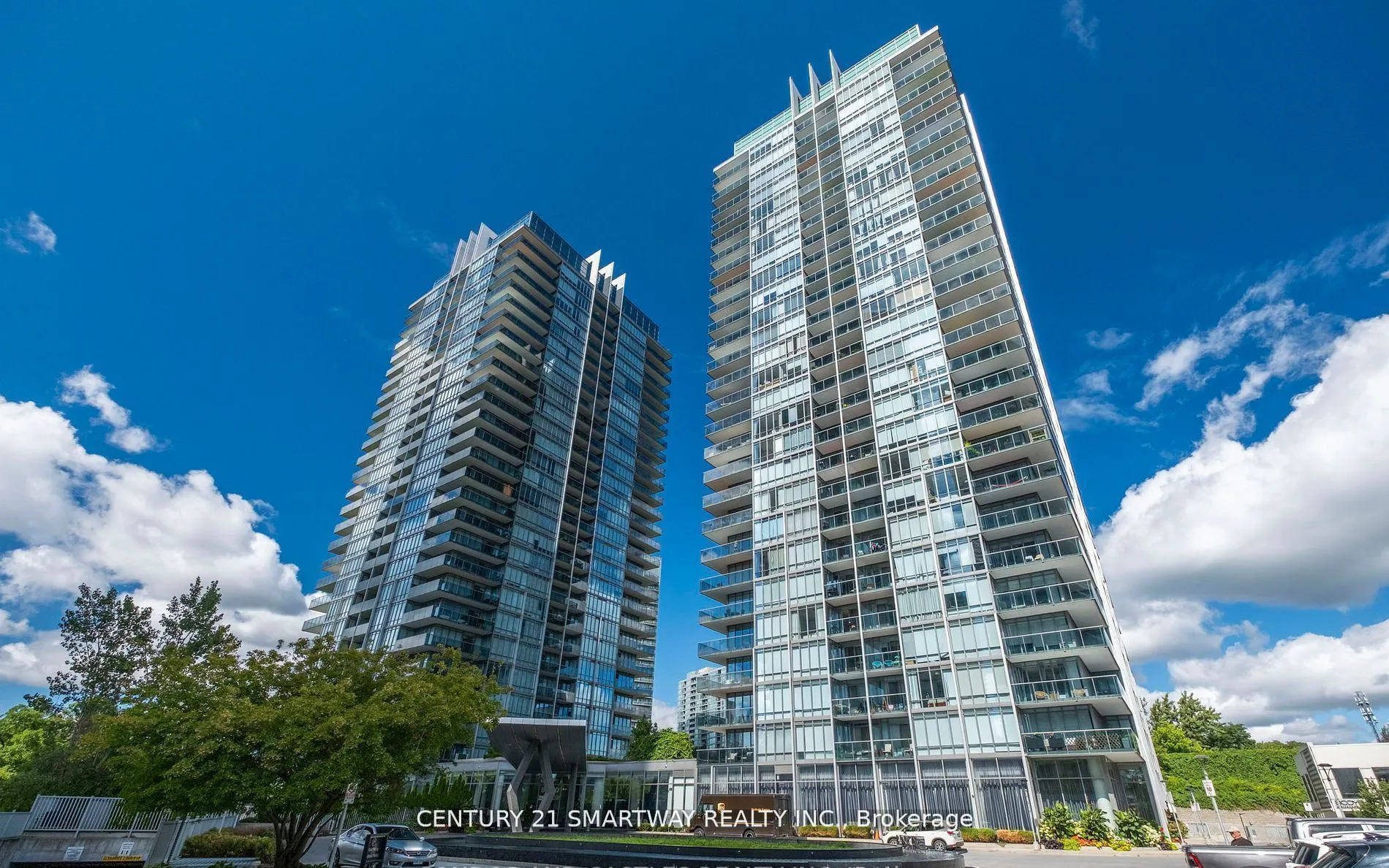 90 Park Lawn Road, #803