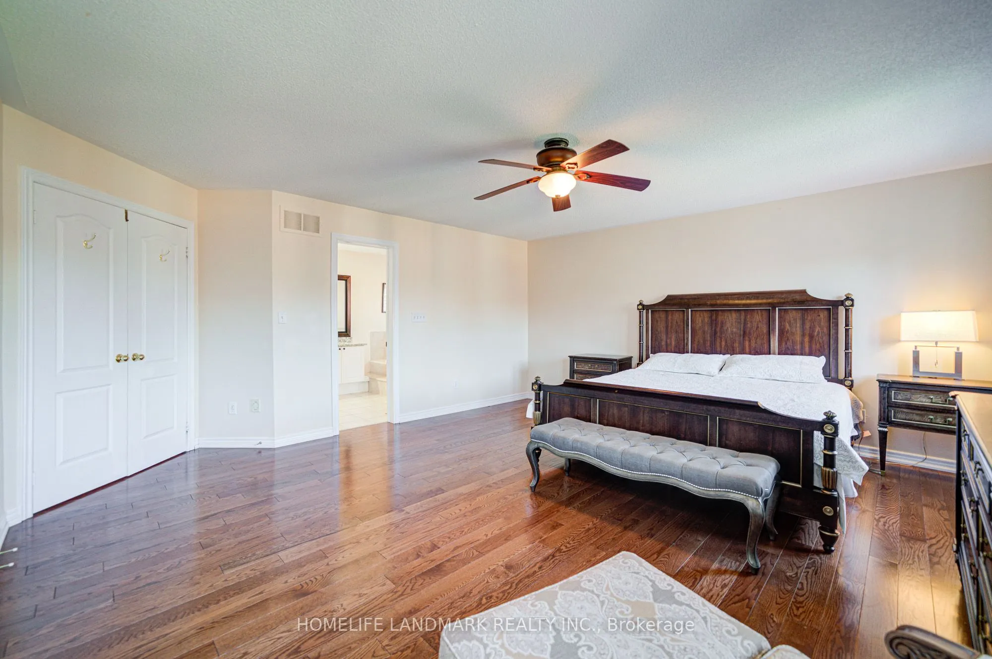 1388 Pinery Crescent
