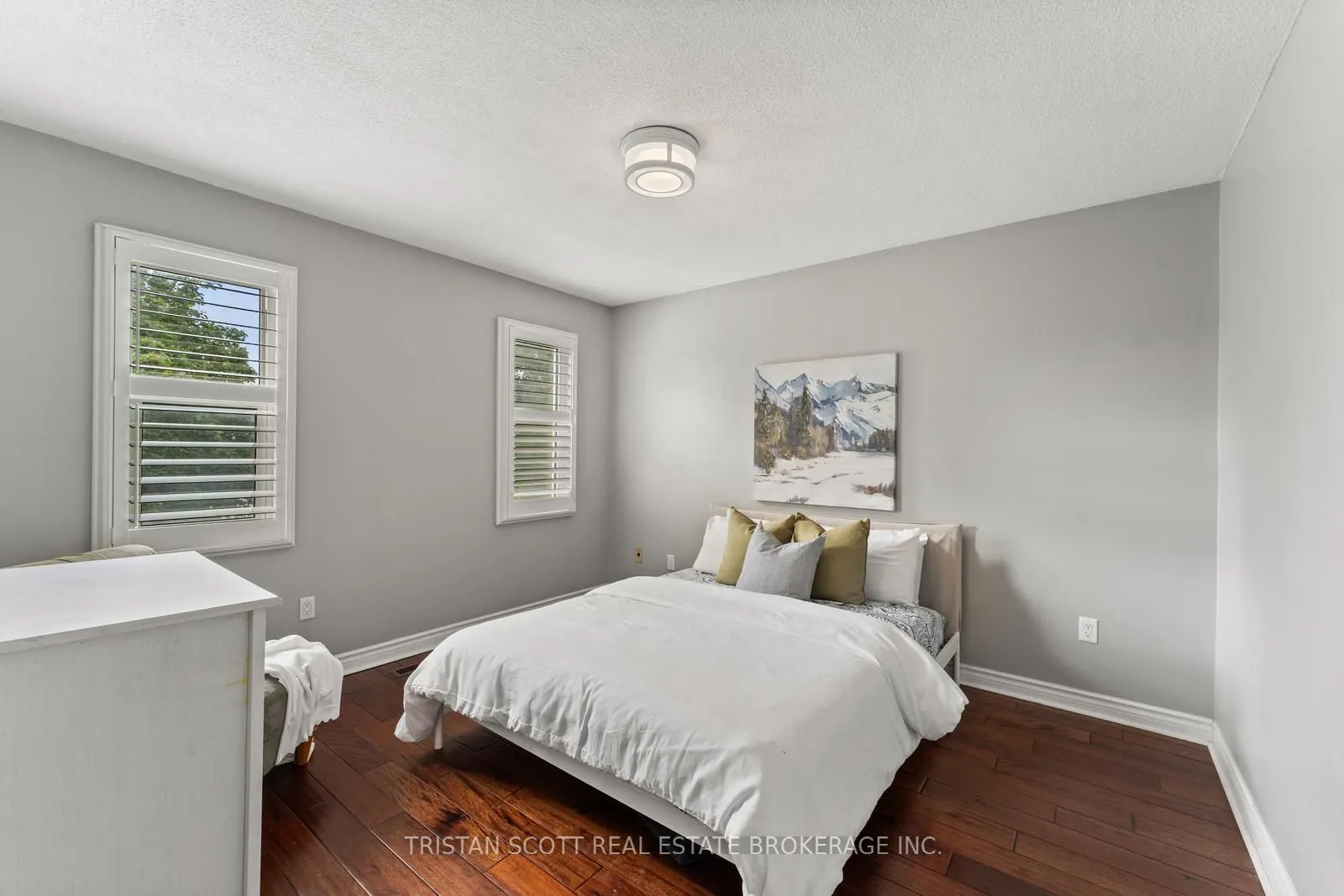 2627 Ambercroft Trail