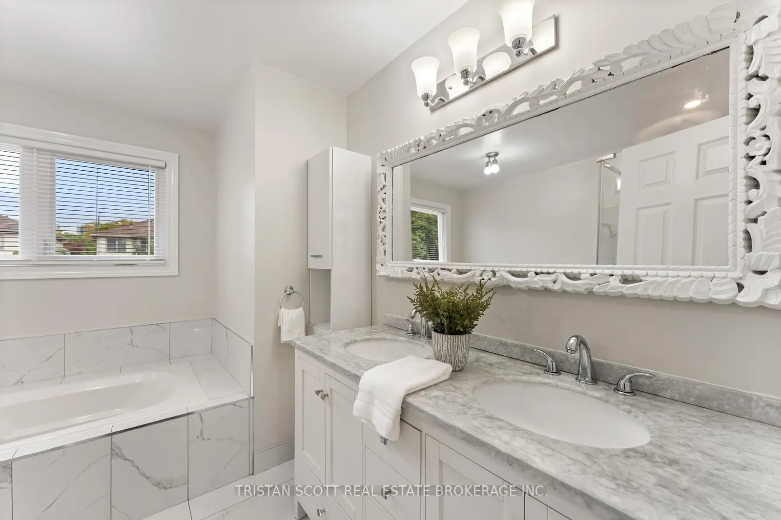 2627 Ambercroft Trail
