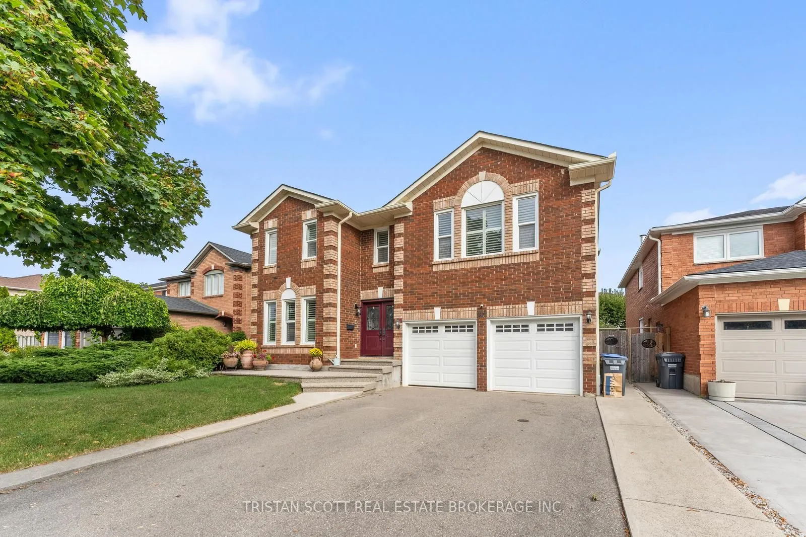 2627 Ambercroft Trail