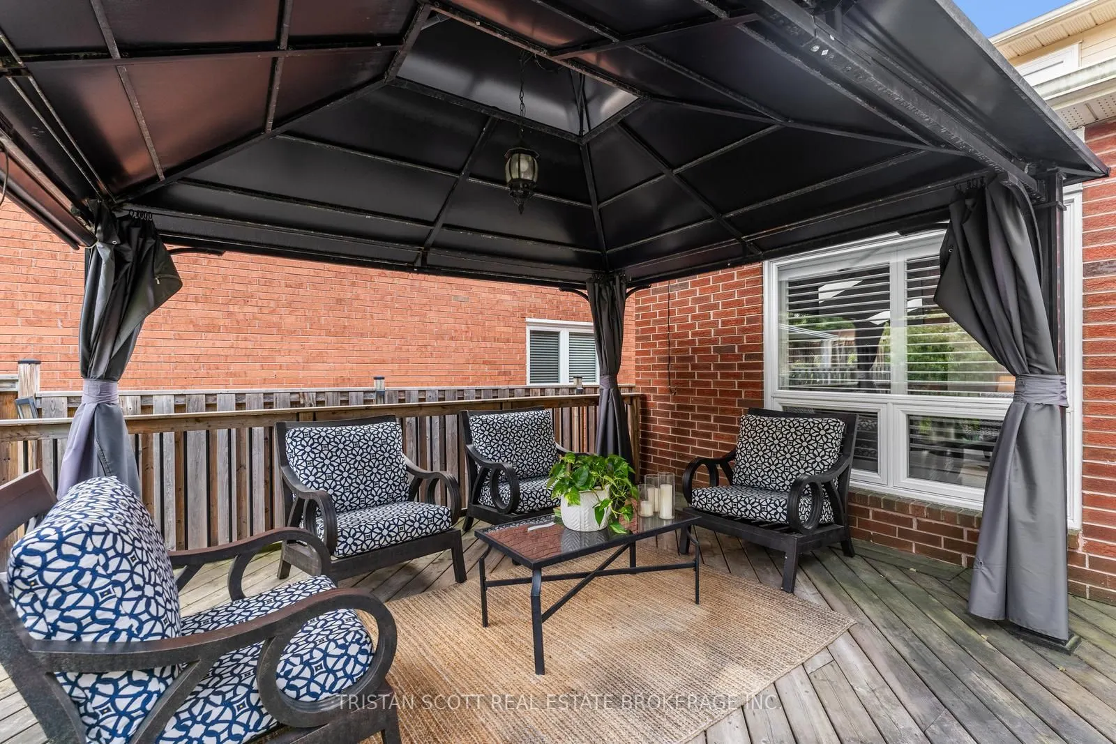 2627 Ambercroft Trail