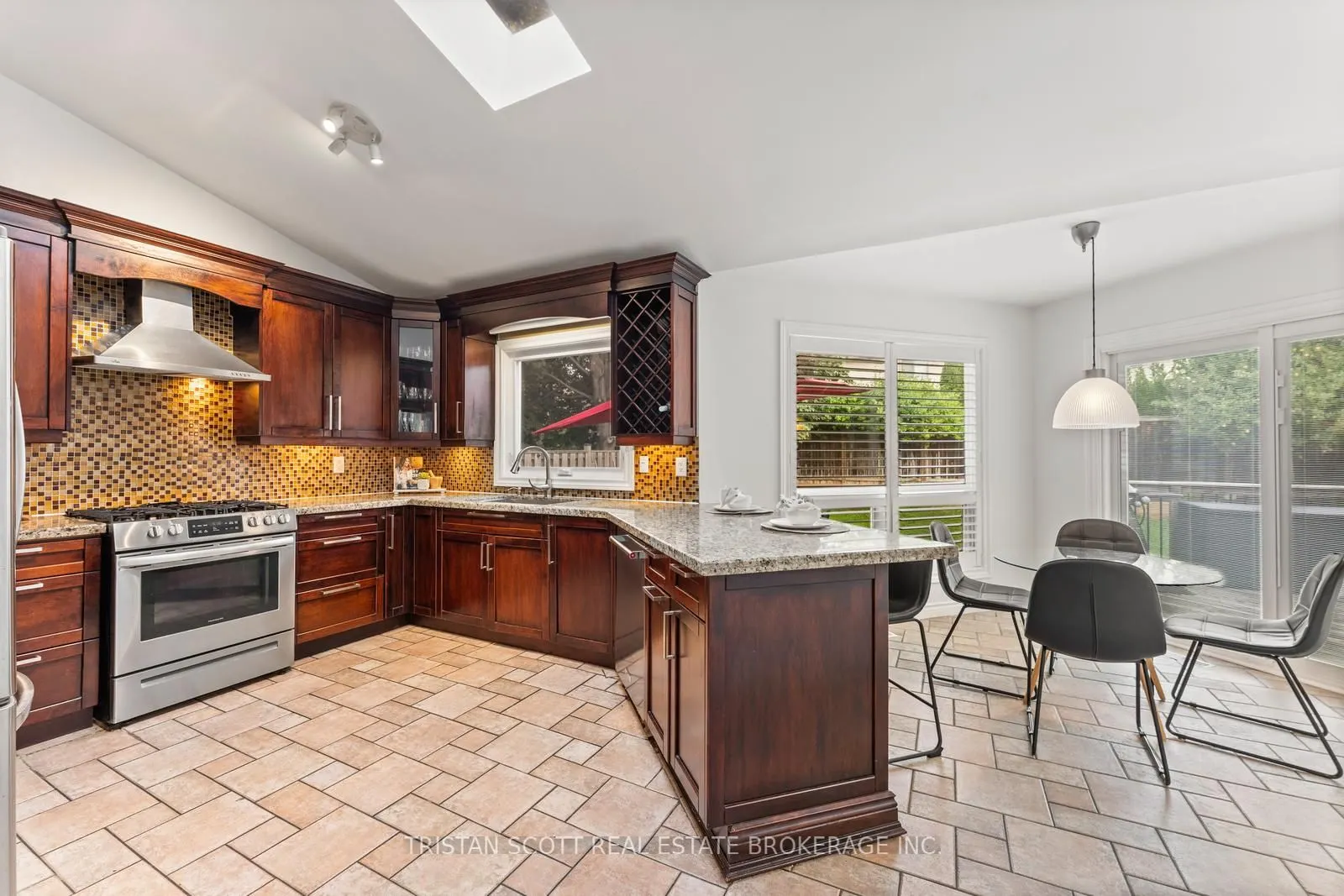 2627 Ambercroft Trail