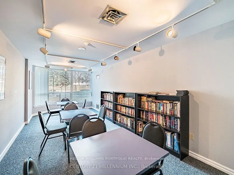 10 Laurelcrest Street, #501