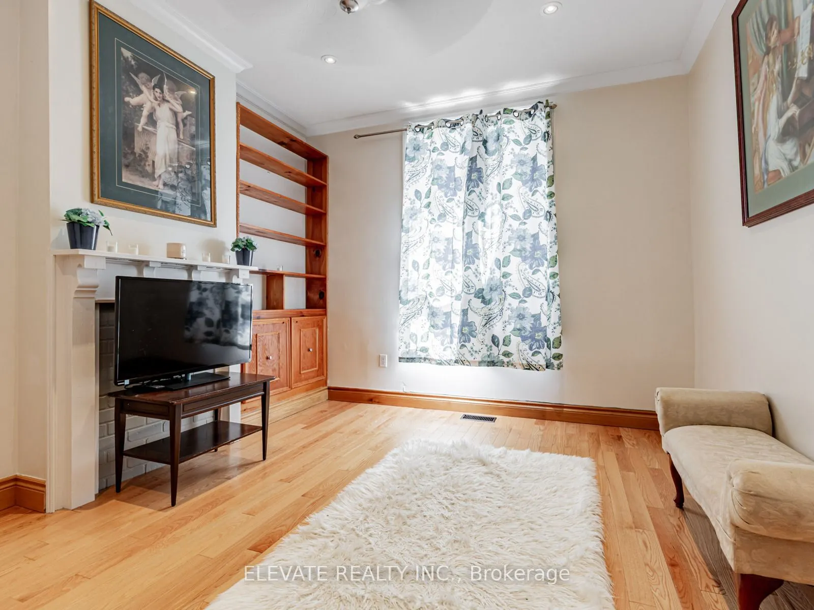 10 Burnfield Avenue