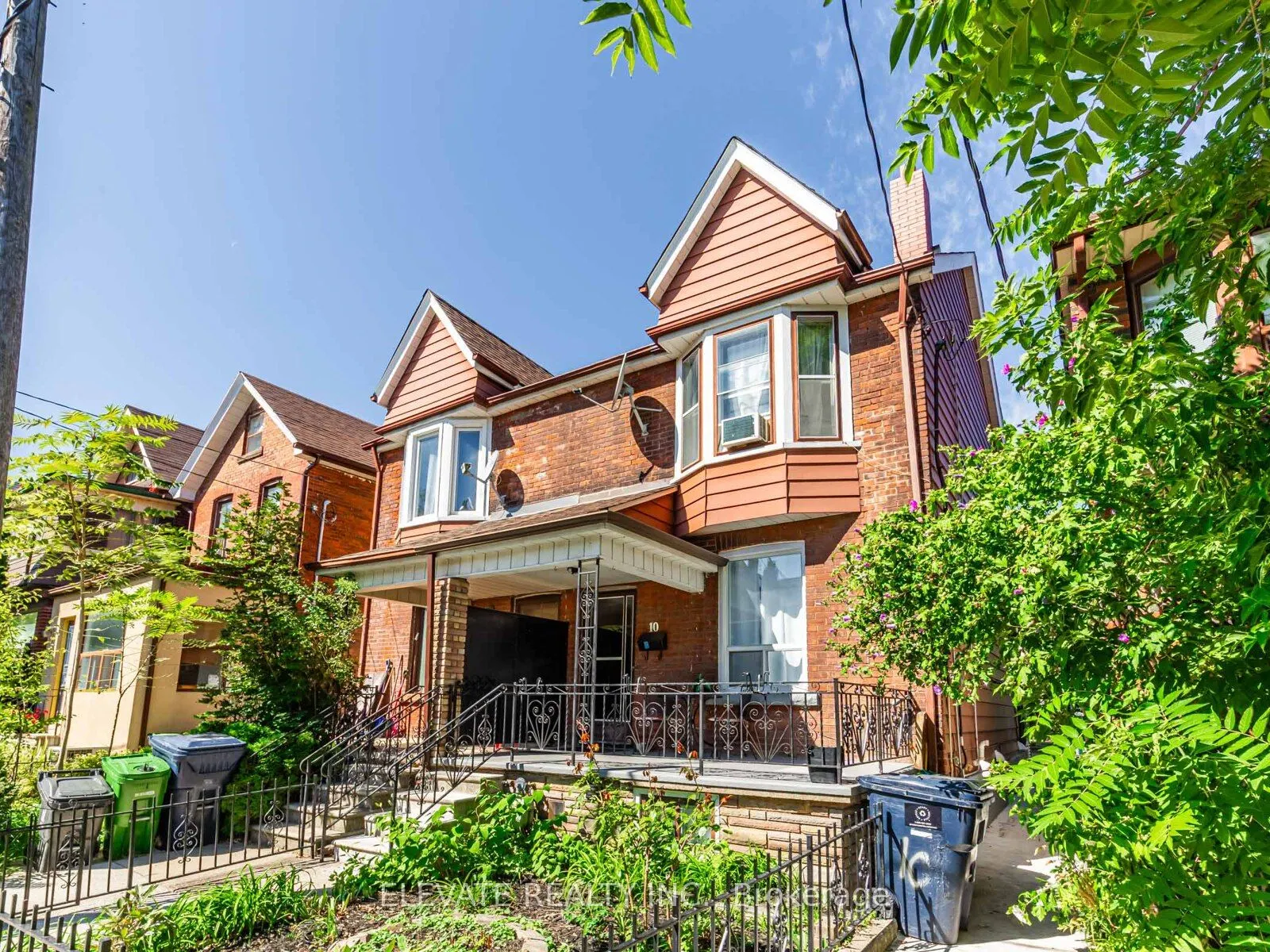 10 Burnfield Avenue