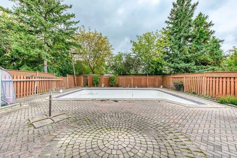 45 Taysham Crescent, #(Back)