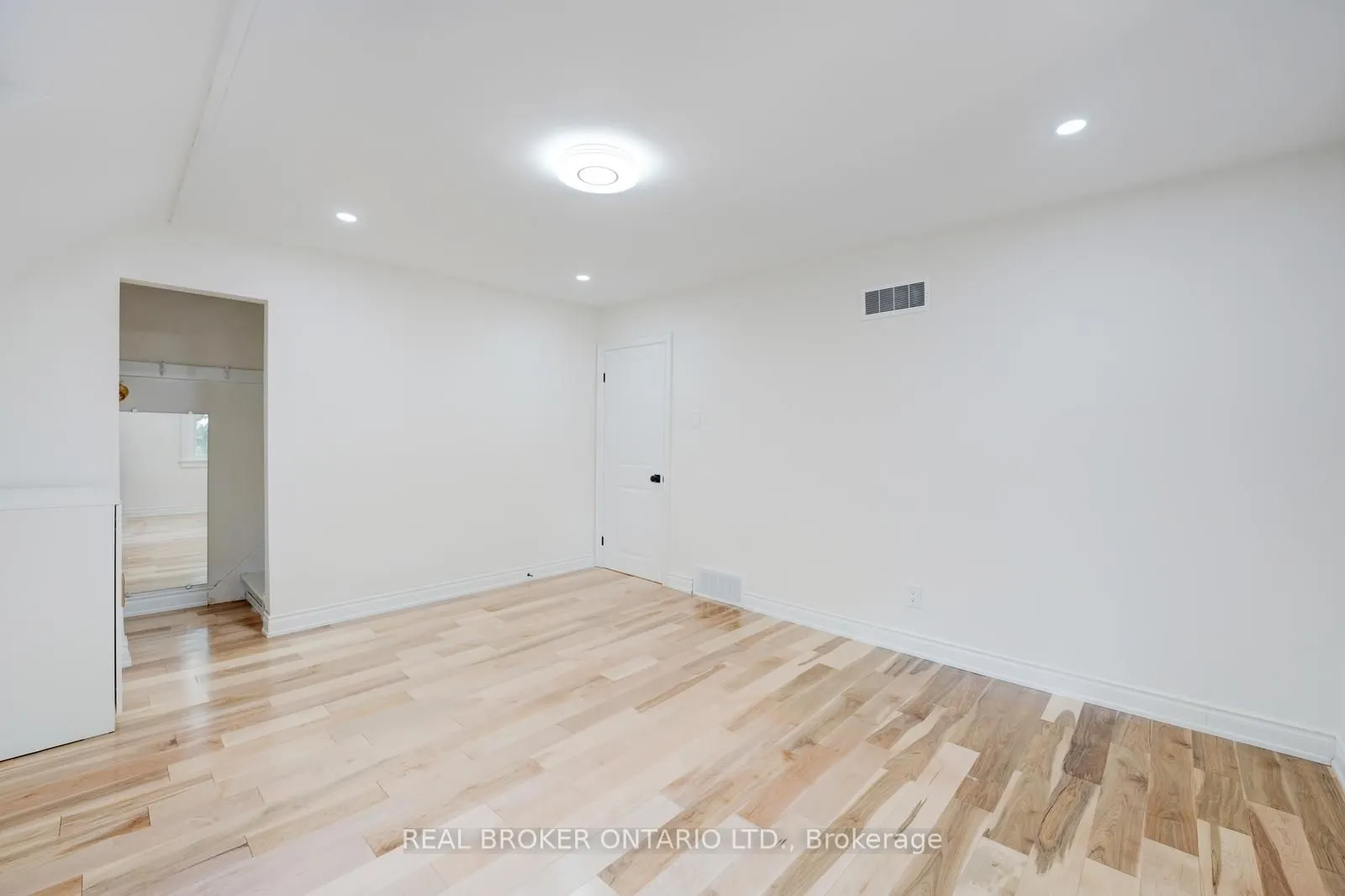 256 The Kingsway Road, #MAIN