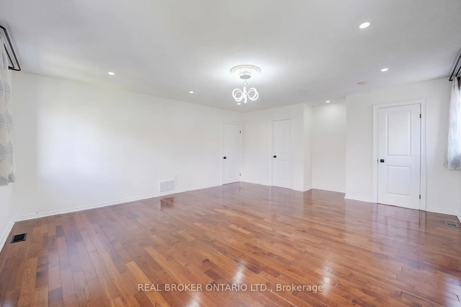 256 The Kingsway Road, #MAIN