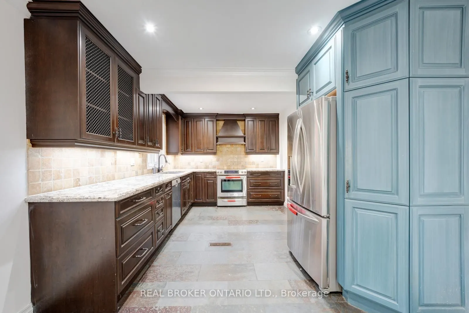 256 The Kingsway Road, #MAIN