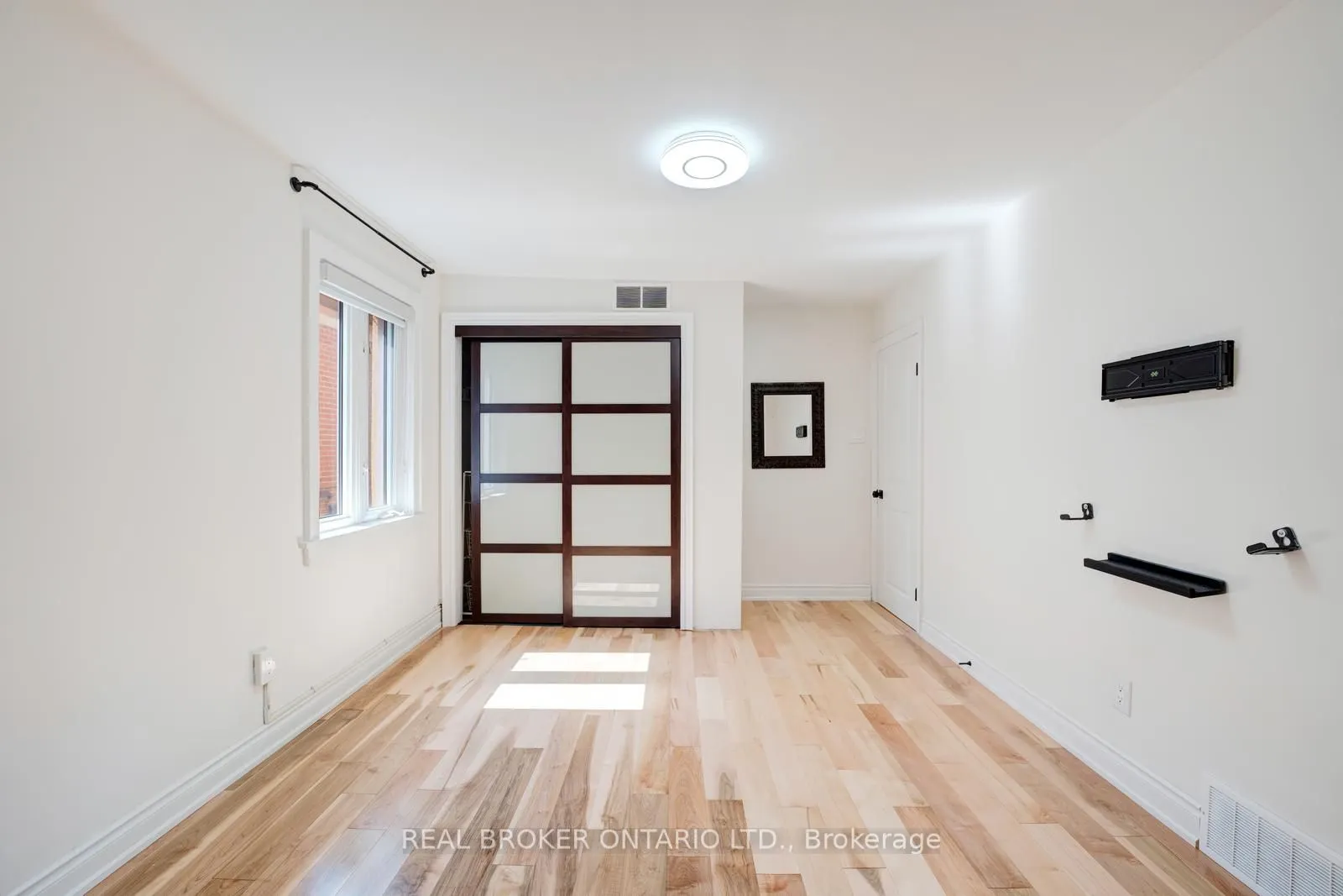 256 The Kingsway Road, #MAIN