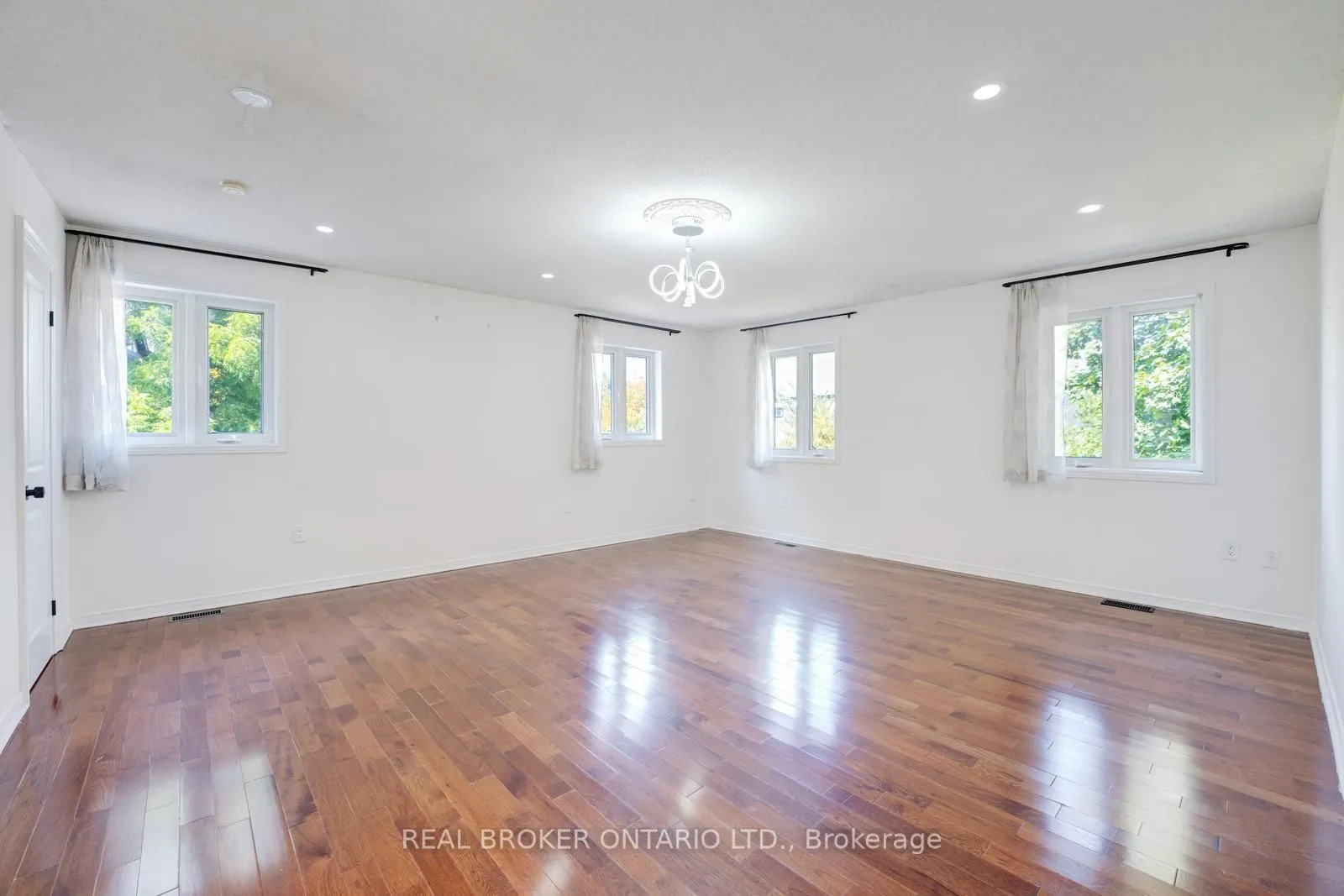 256 The Kingsway Road, #MAIN