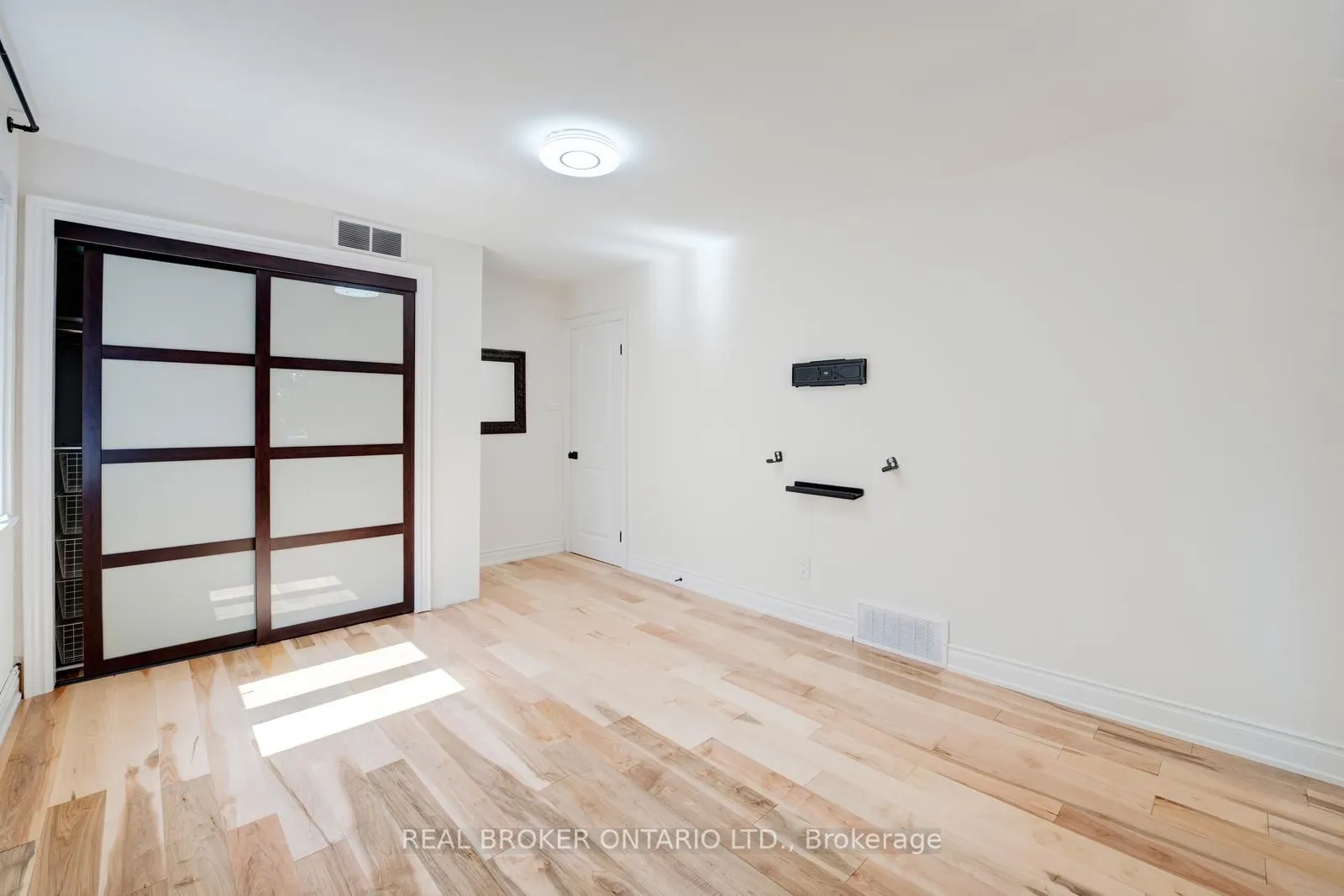 256 The Kingsway Road, #MAIN