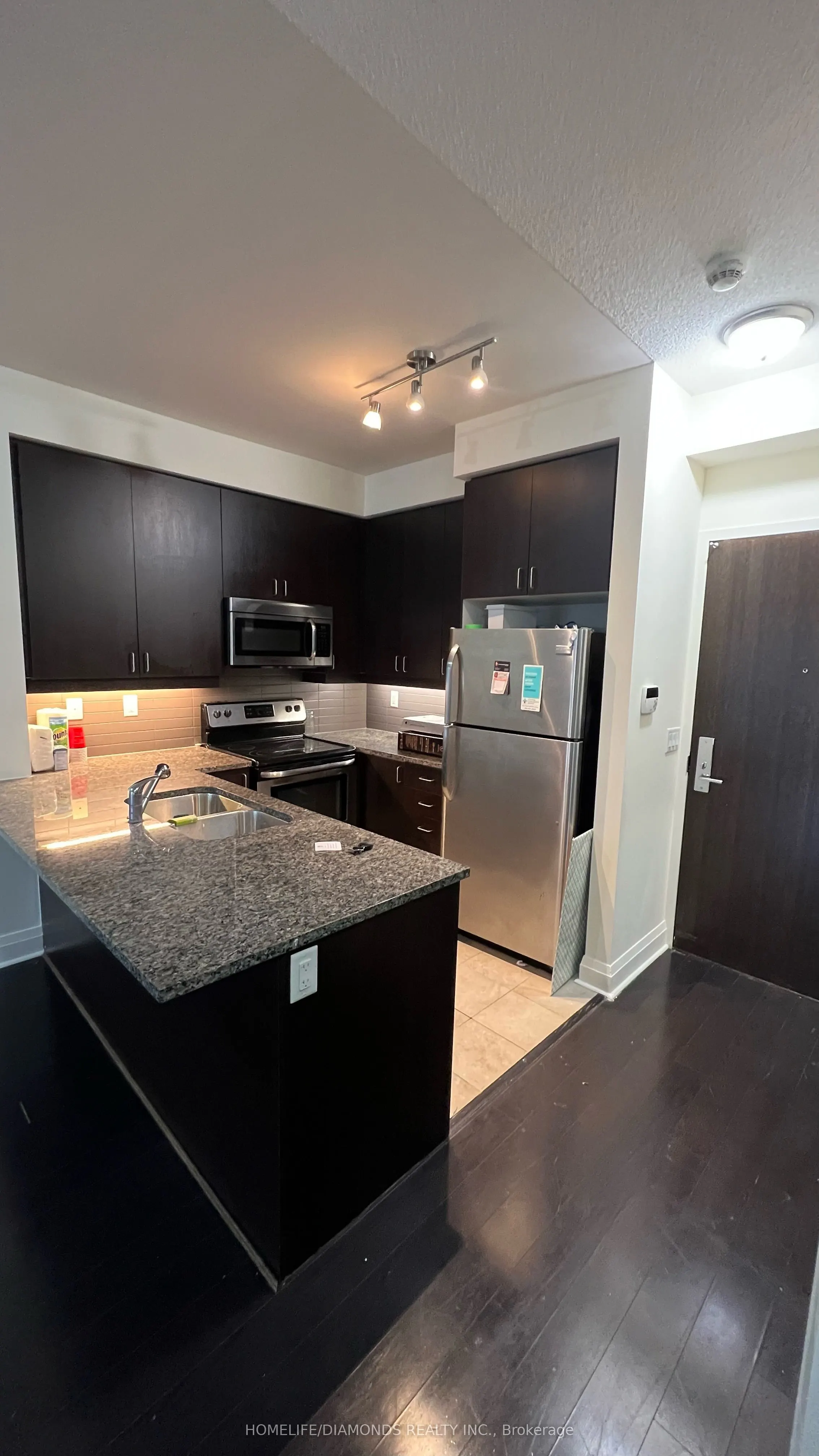 1185 THE QUEENSWAY Avenue, #332