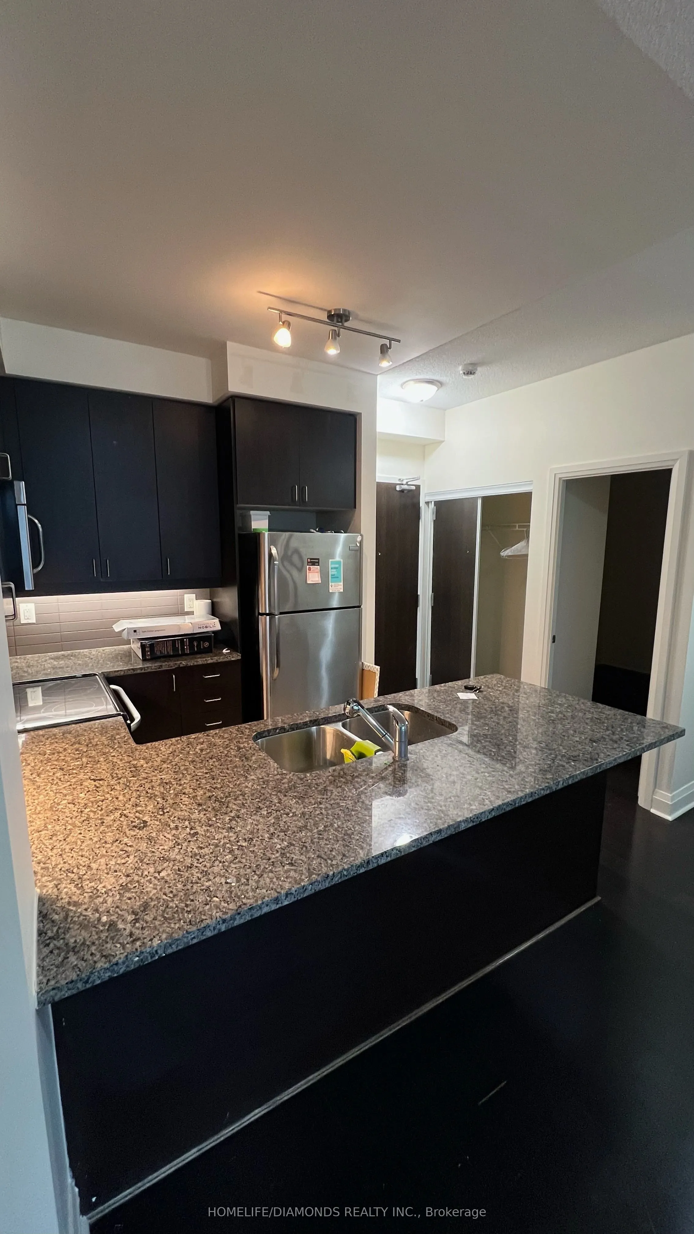 1185 THE QUEENSWAY Avenue, #332