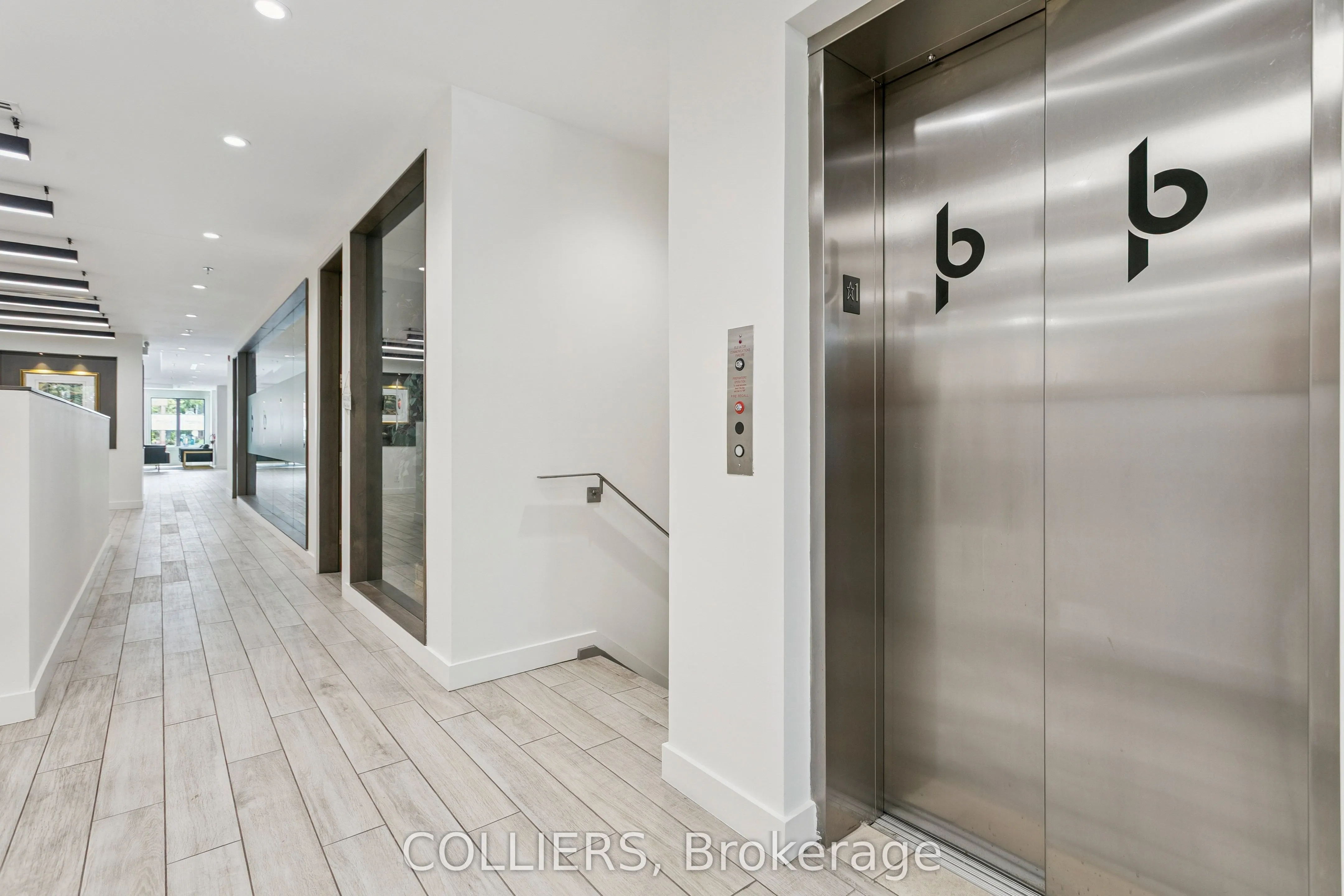 2926 Dundas Street W