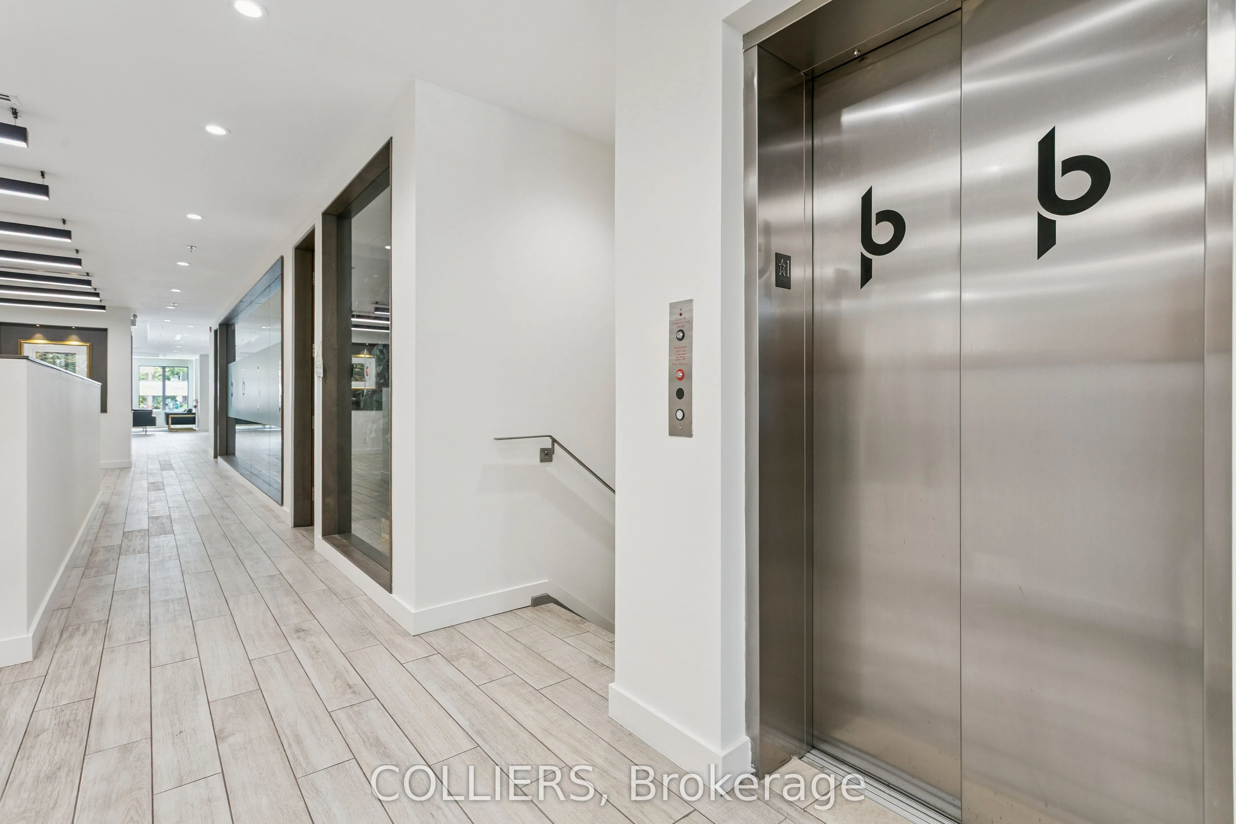 2926 Dundas Street W