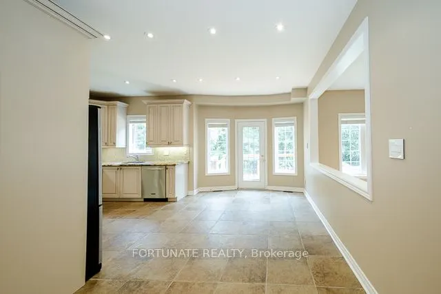 5167 Misty Pine Crescent