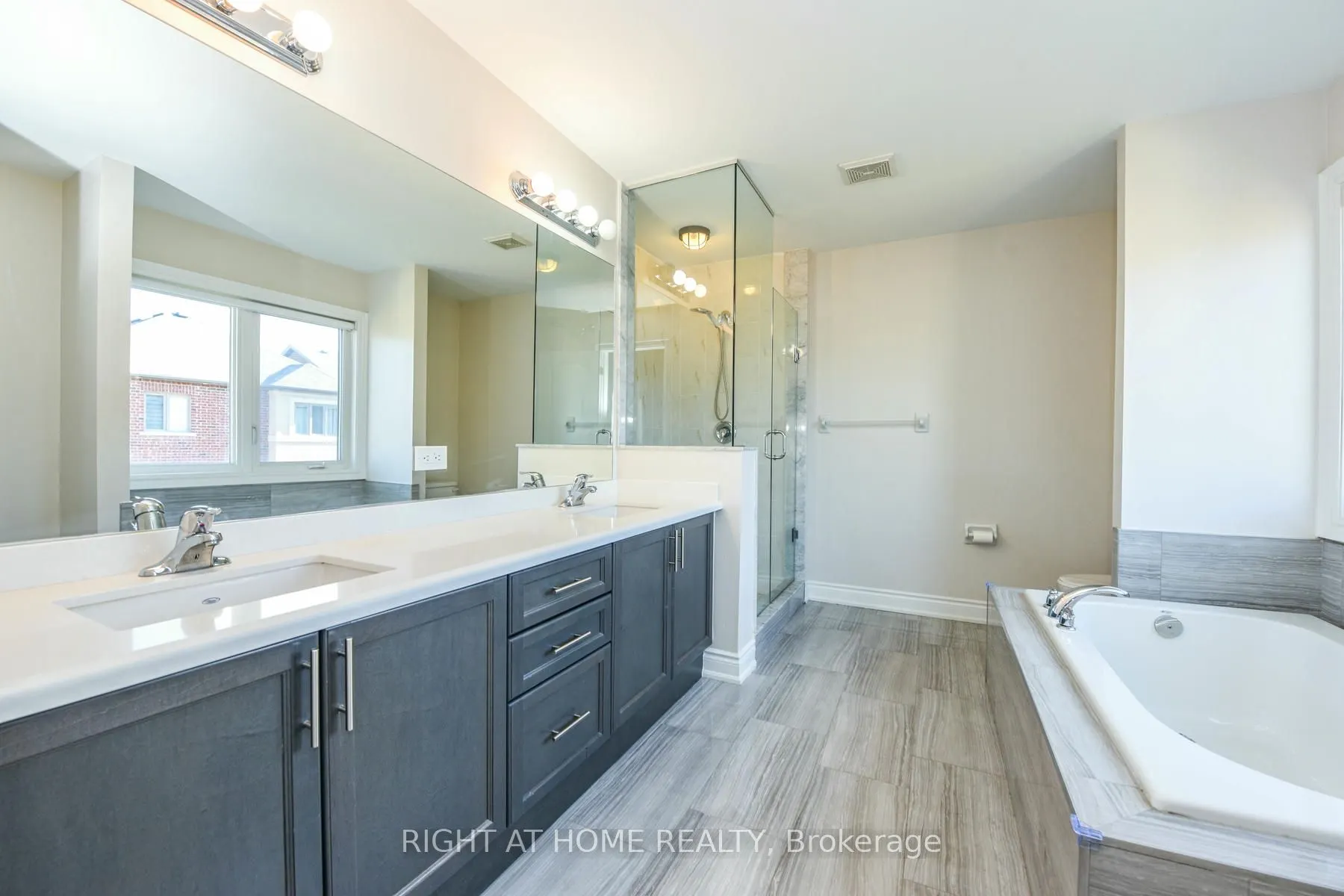 3 Prairie Creek Crescent