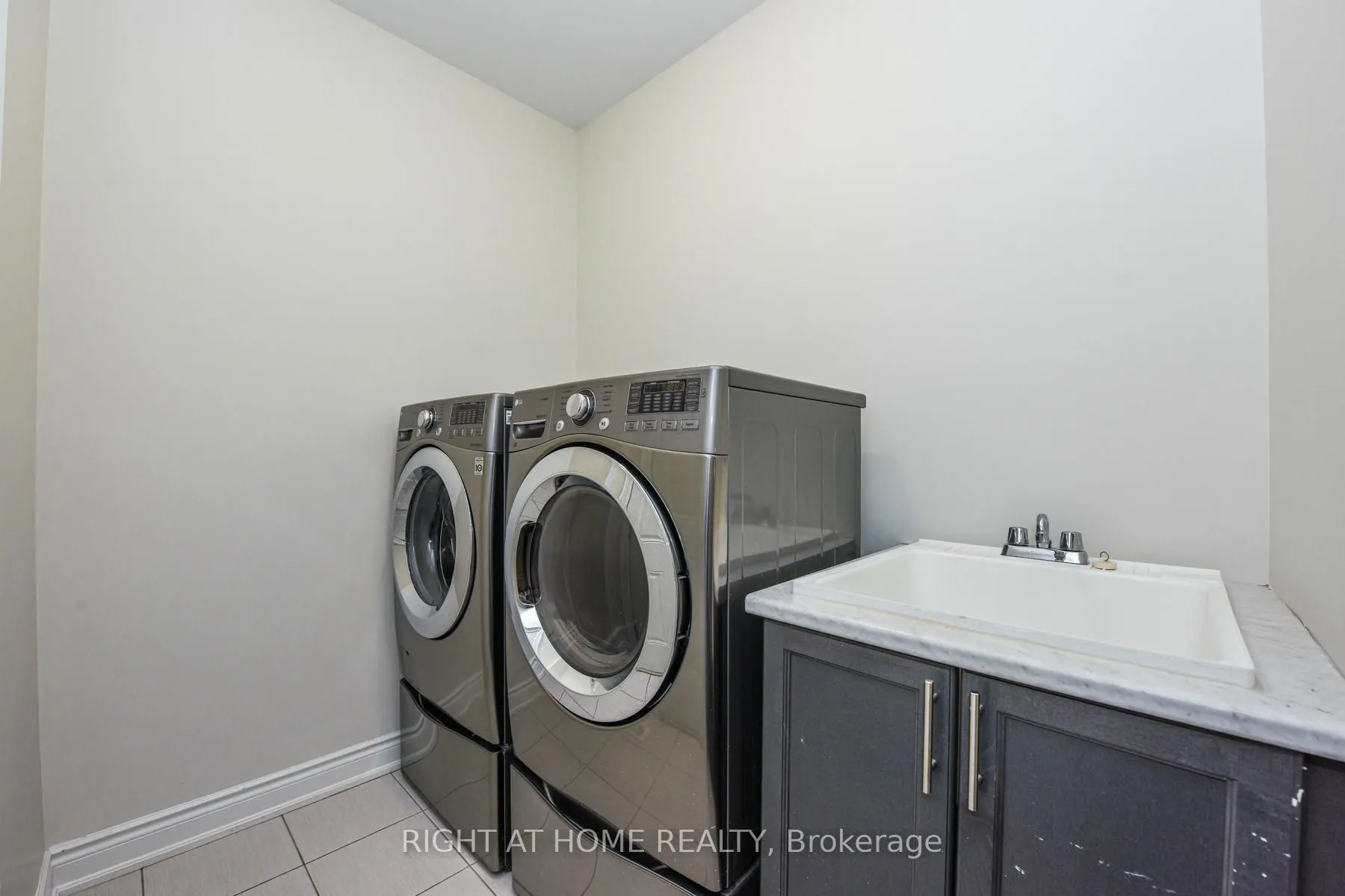 3 Prairie Creek Crescent