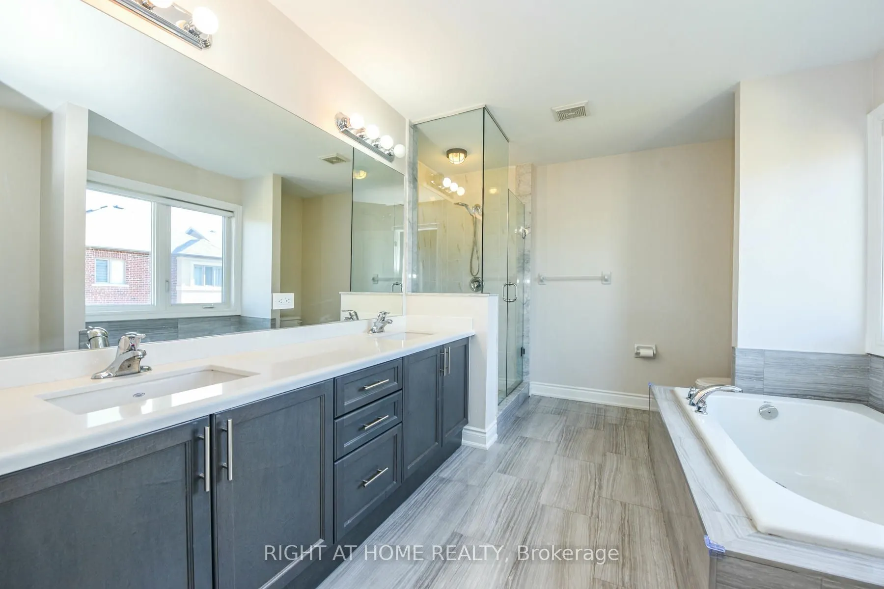 3 Prairie Creek Crescent