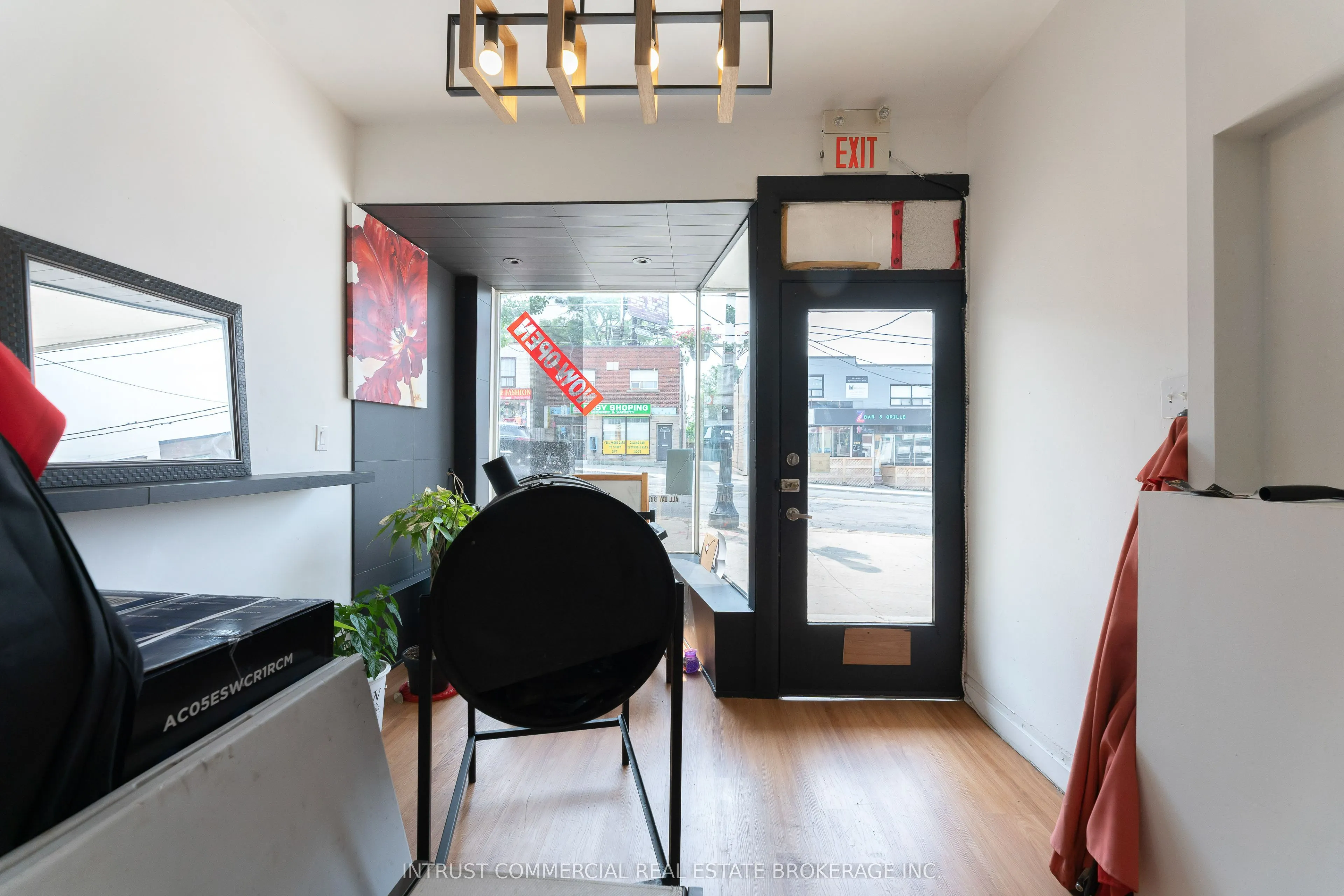 2542 Eglinton Avenue W