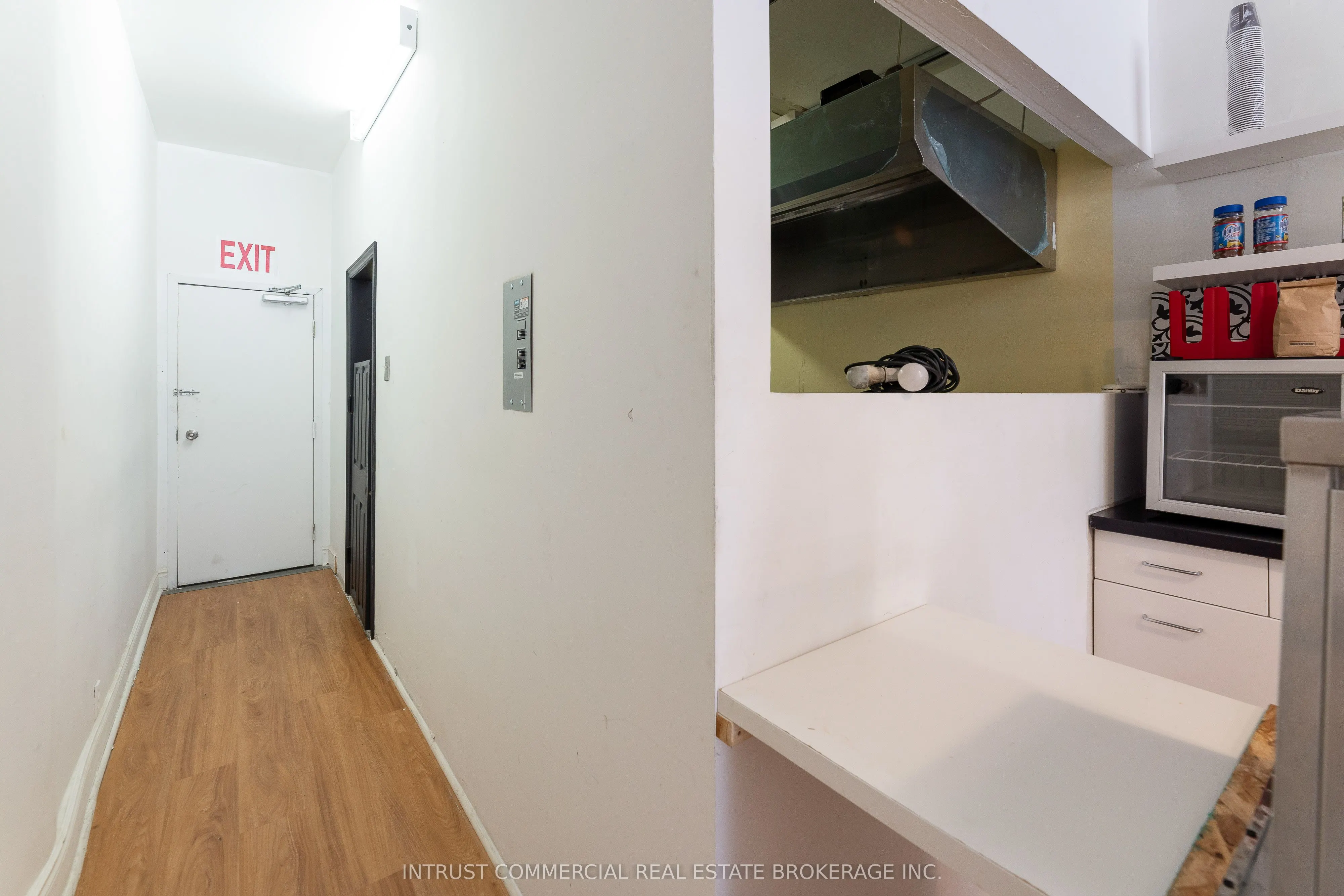 2542 Eglinton Avenue W