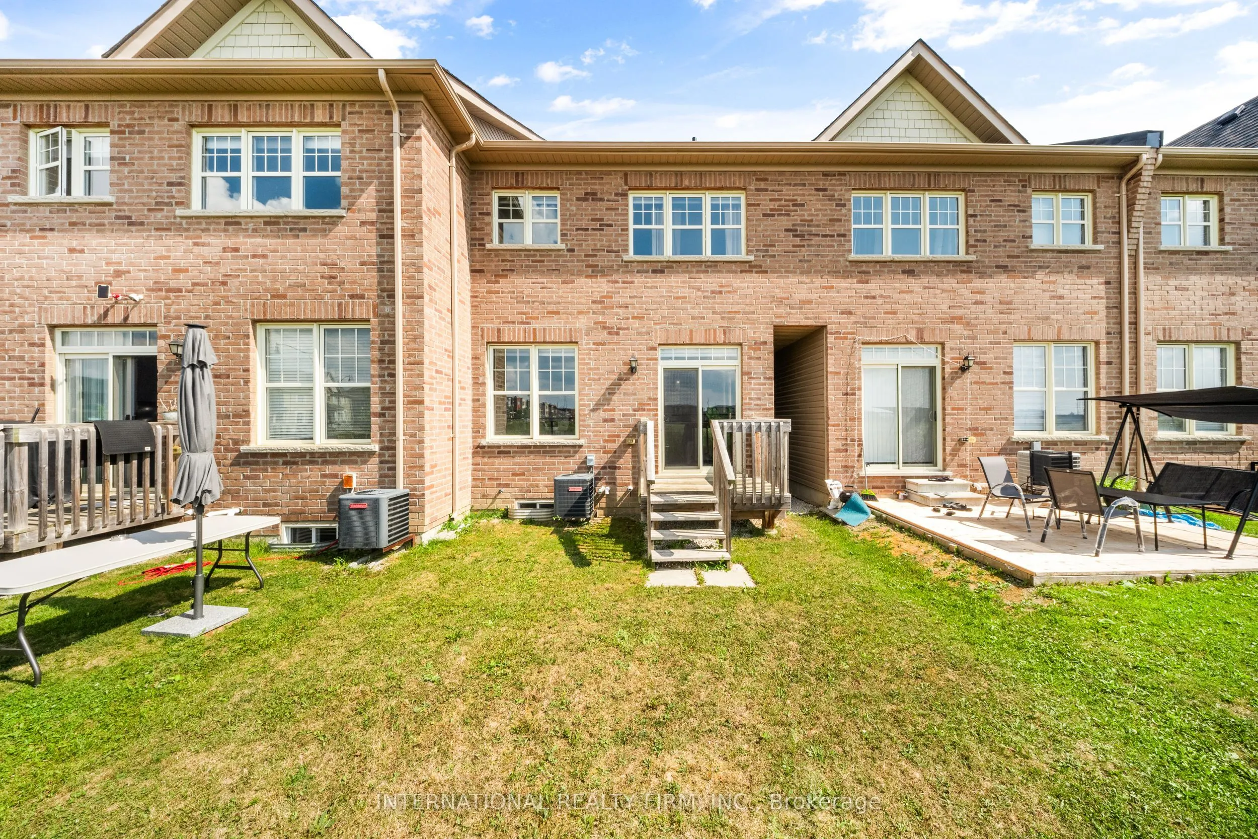 8 Hogan Manor Drive