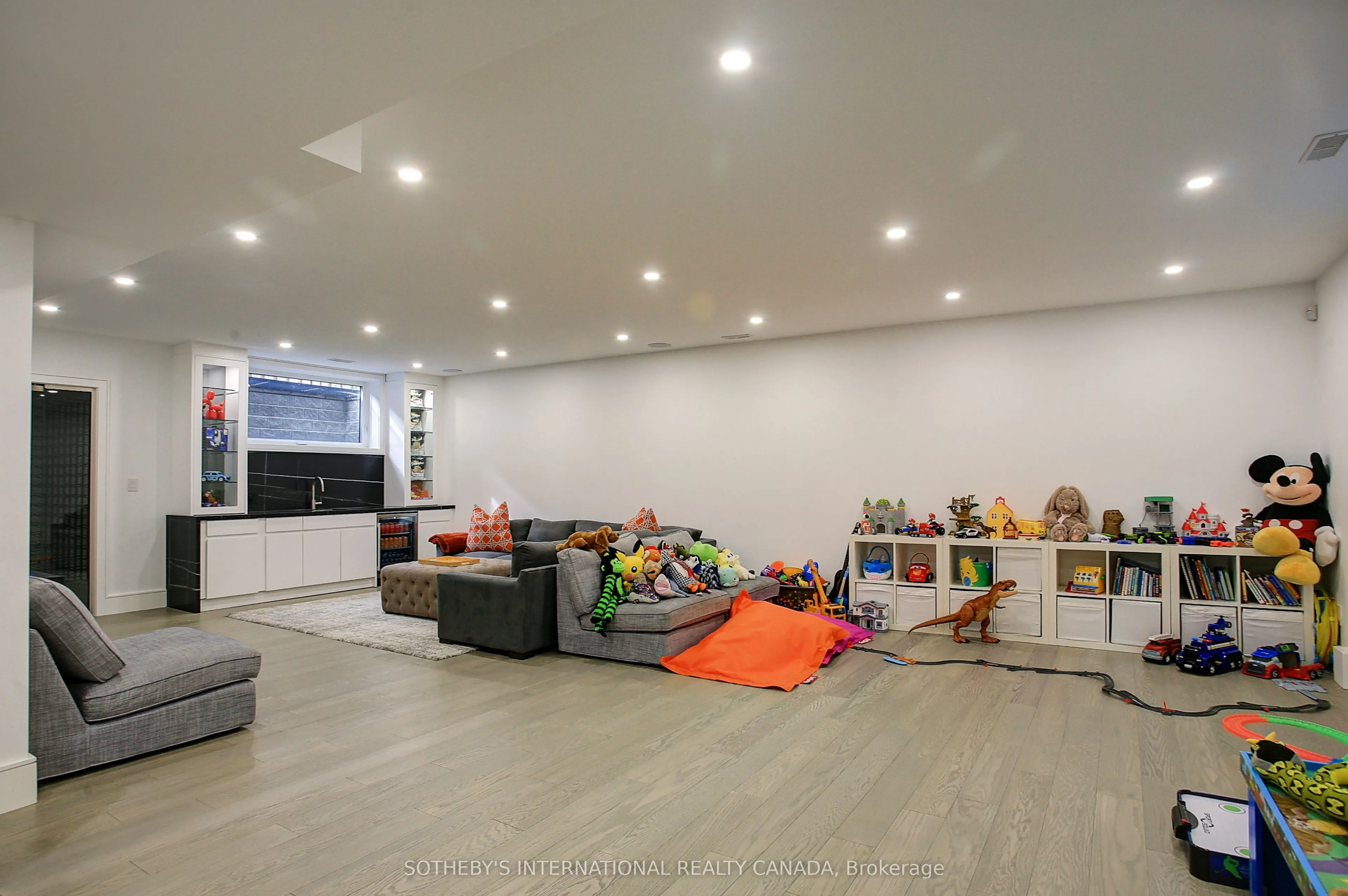 36 Burrows Avenue
