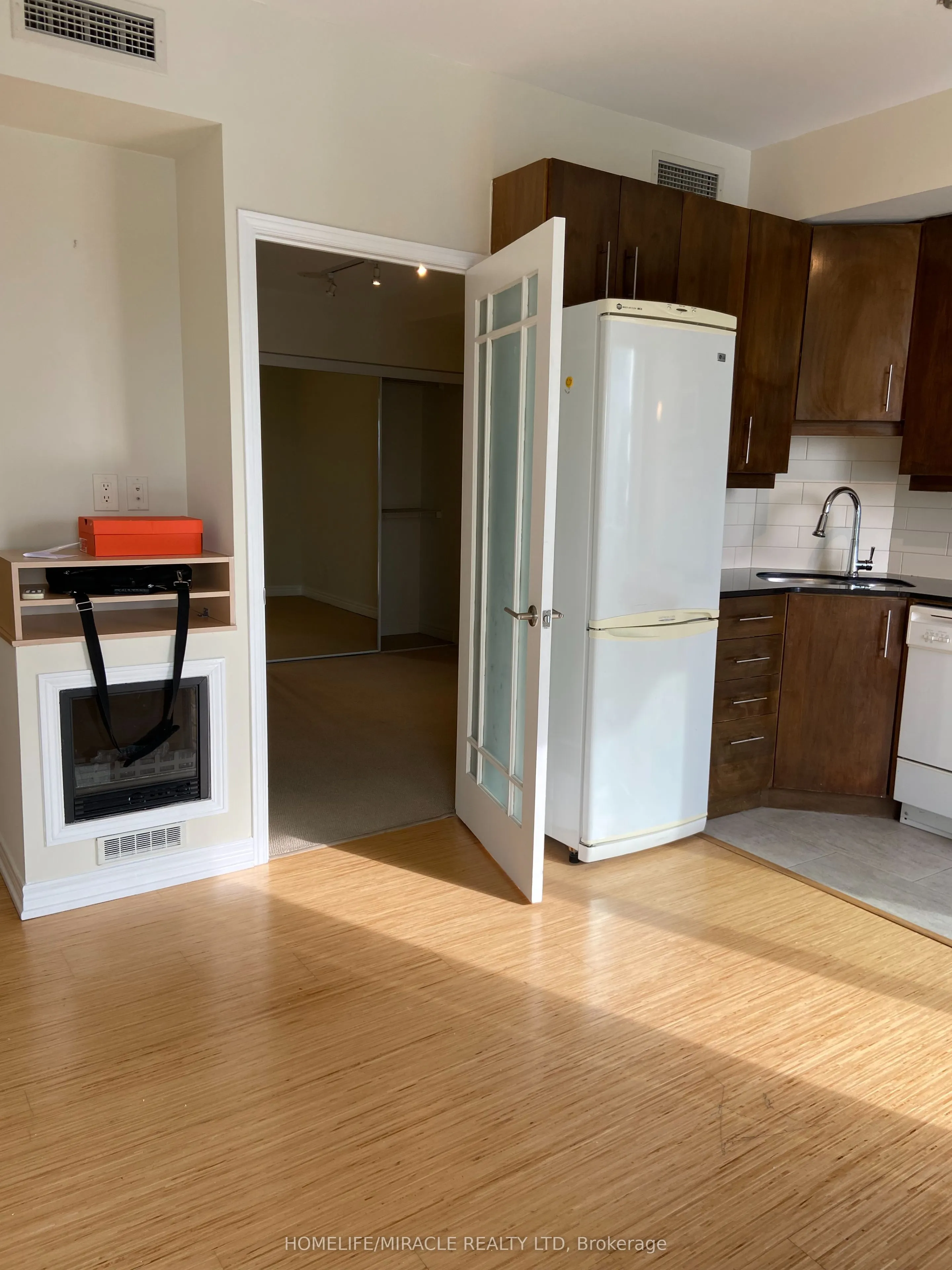 3504 Hurontario Street, #3305