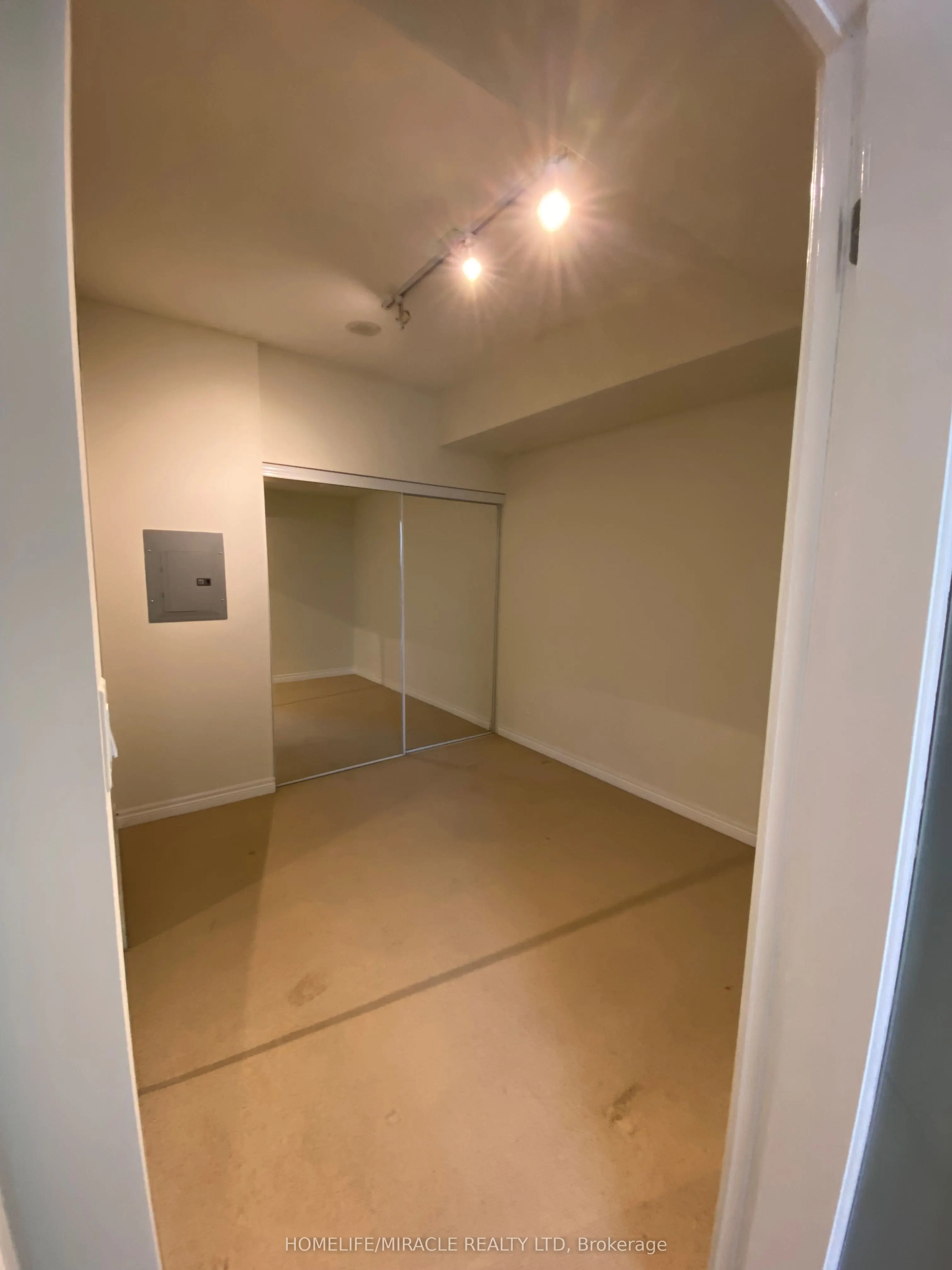 3504 Hurontario Street, #2606