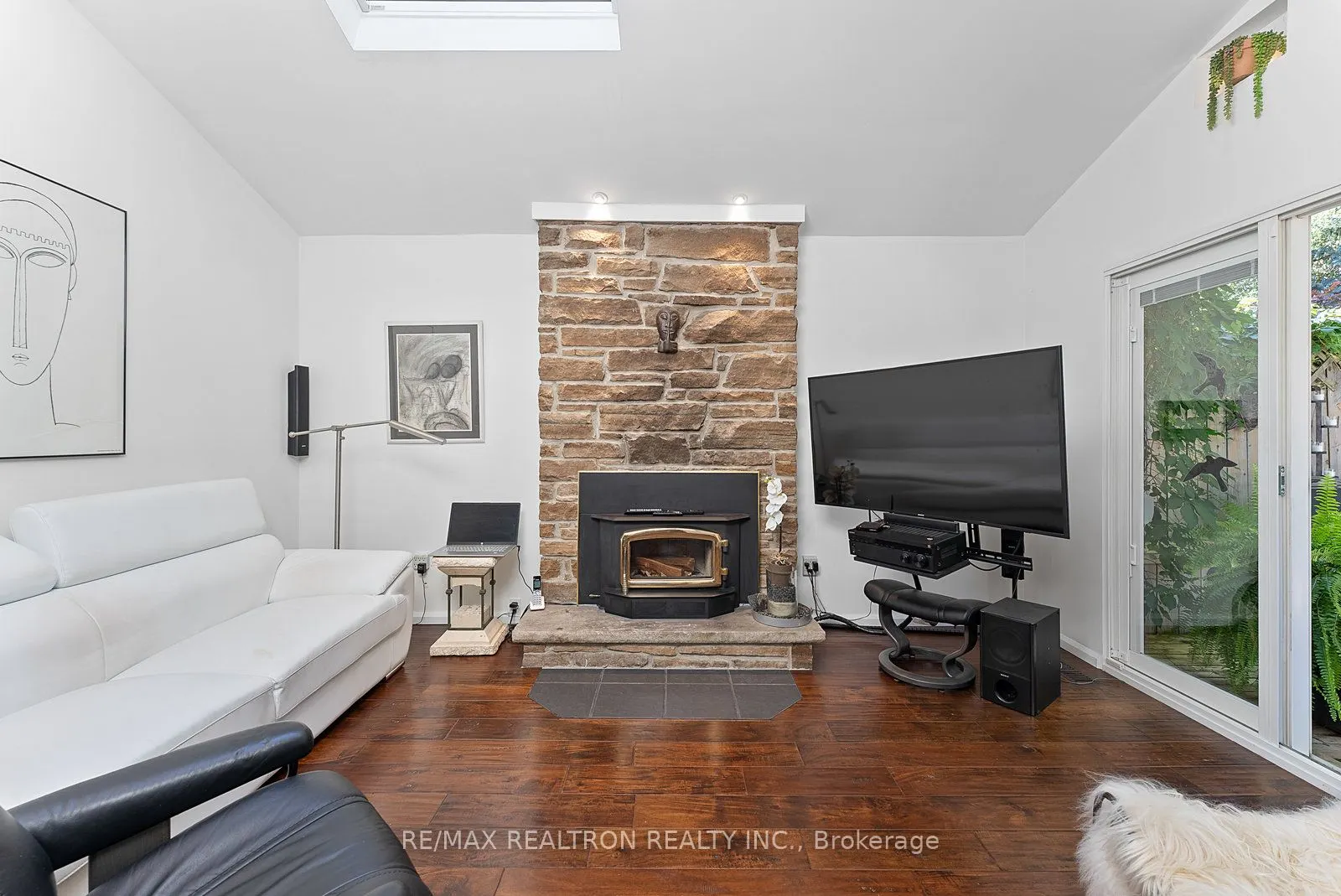 7255 Ridgeland Crescent