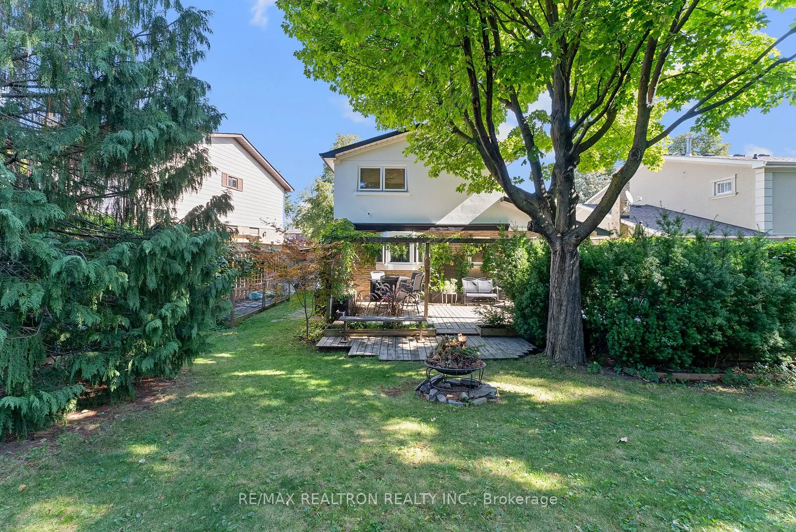 7255 Ridgeland Crescent