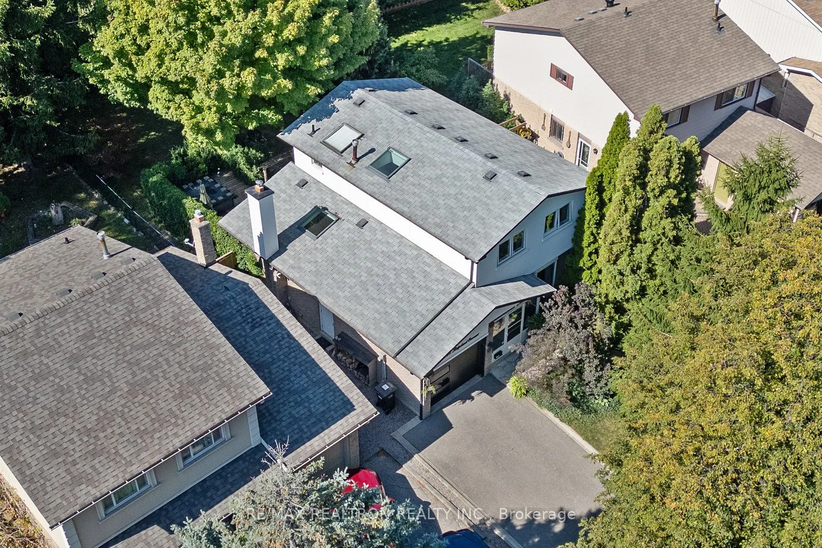 7255 Ridgeland Crescent