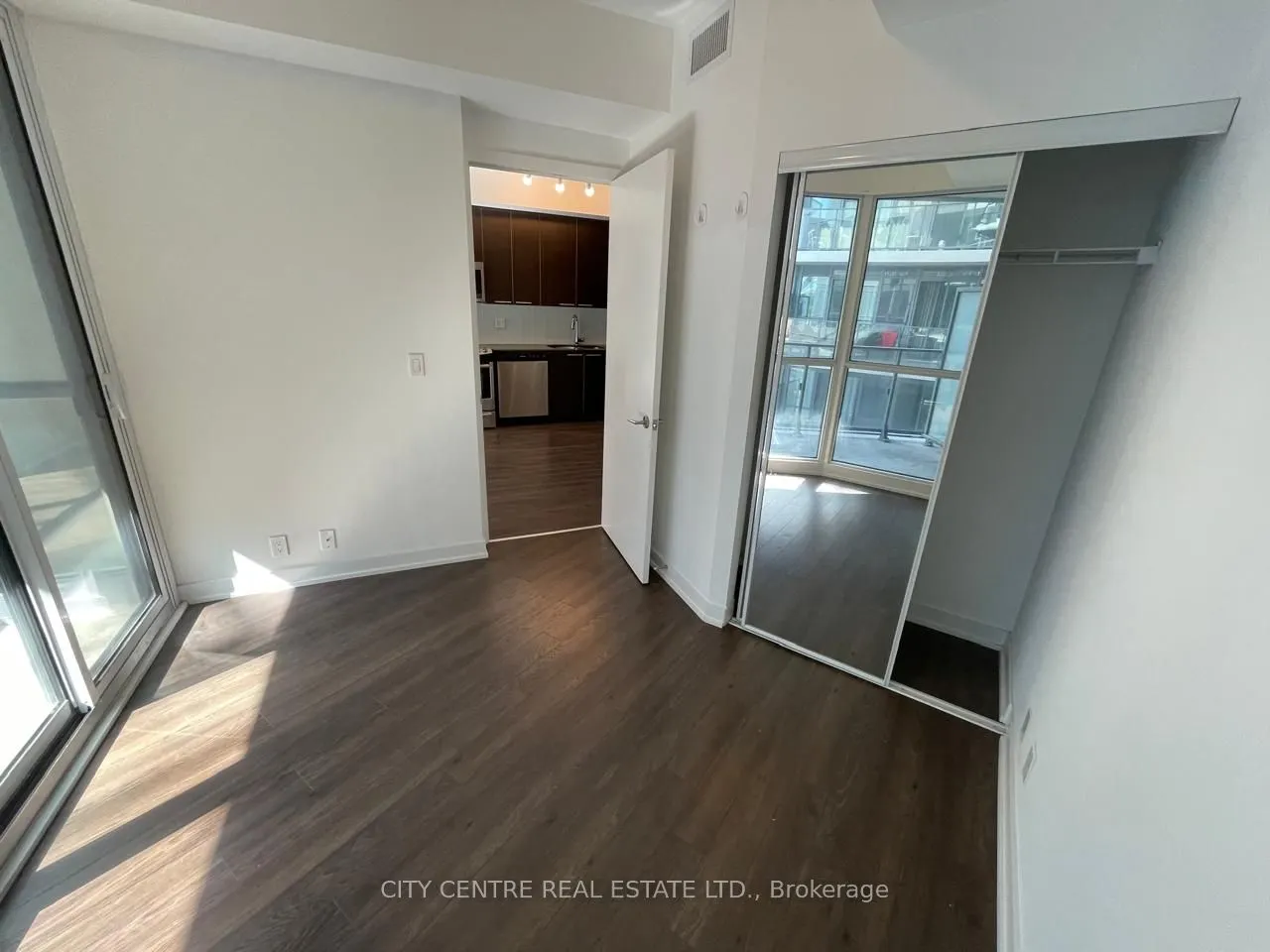 10 Park Lawn Road, #522