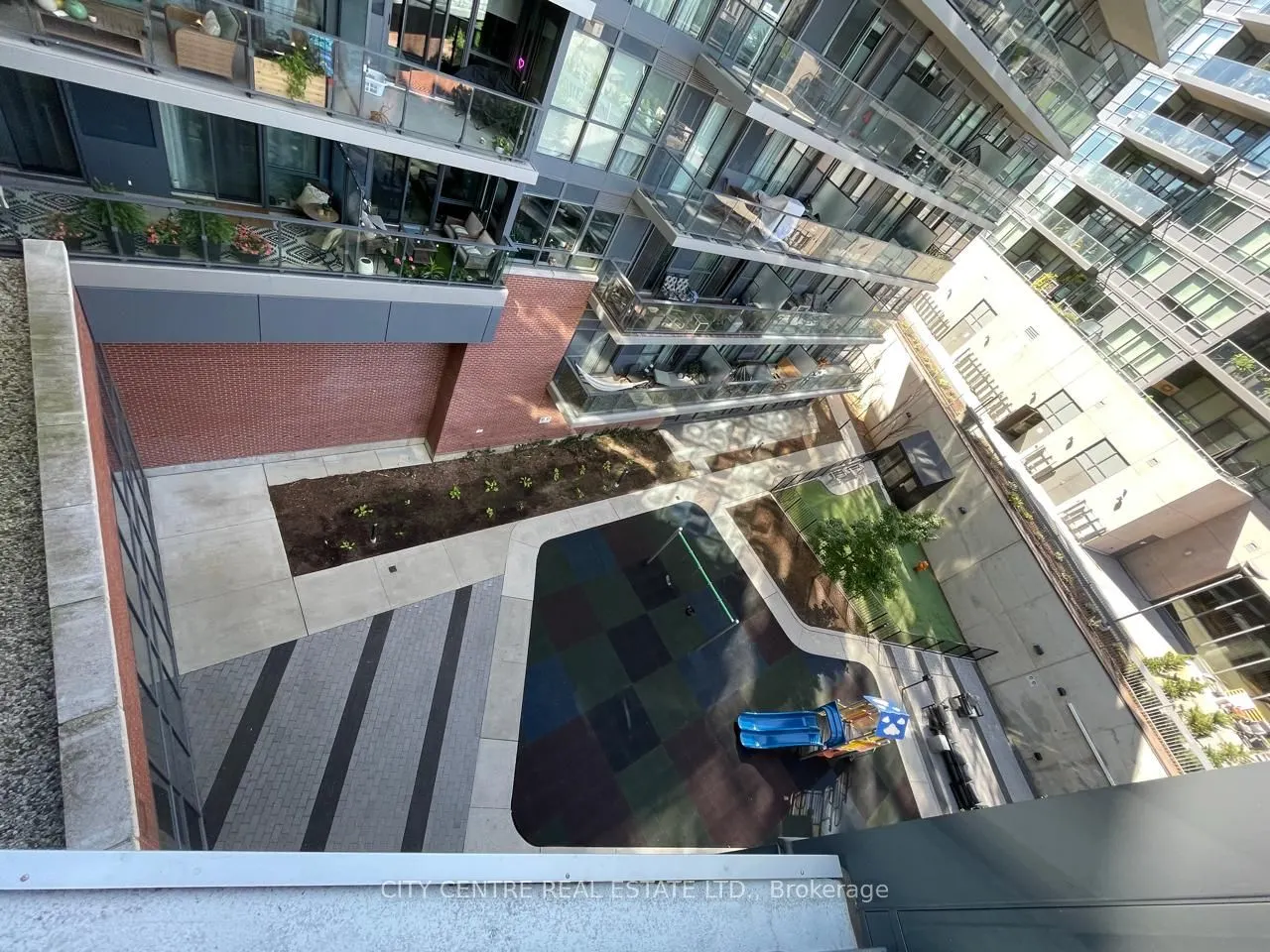 10 Park Lawn Road, #522