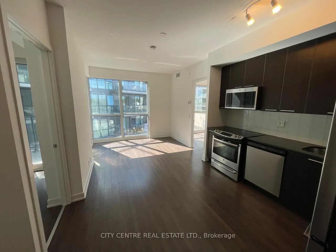 10 Park Lawn Road, #522