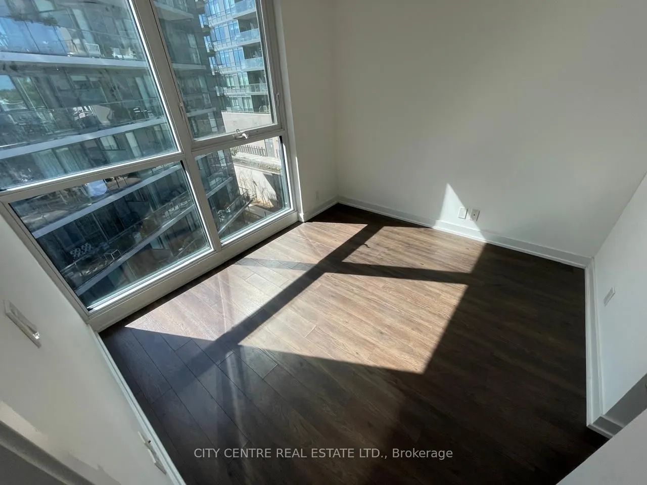 10 Park Lawn Road, #522