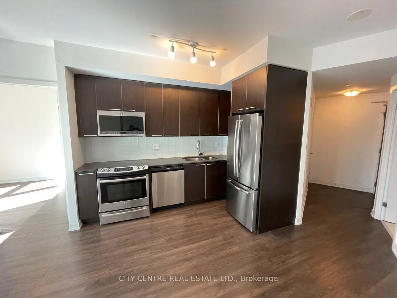 10 Park Lawn Road, #522