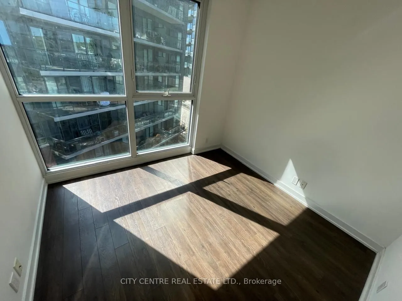 10 Park Lawn Road, #522