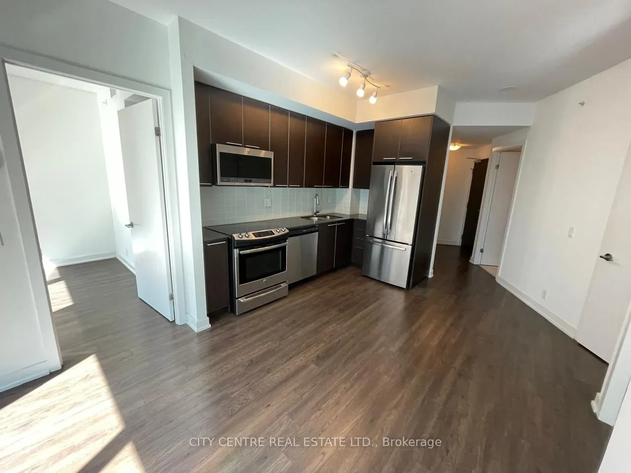 10 Park Lawn Road, #522