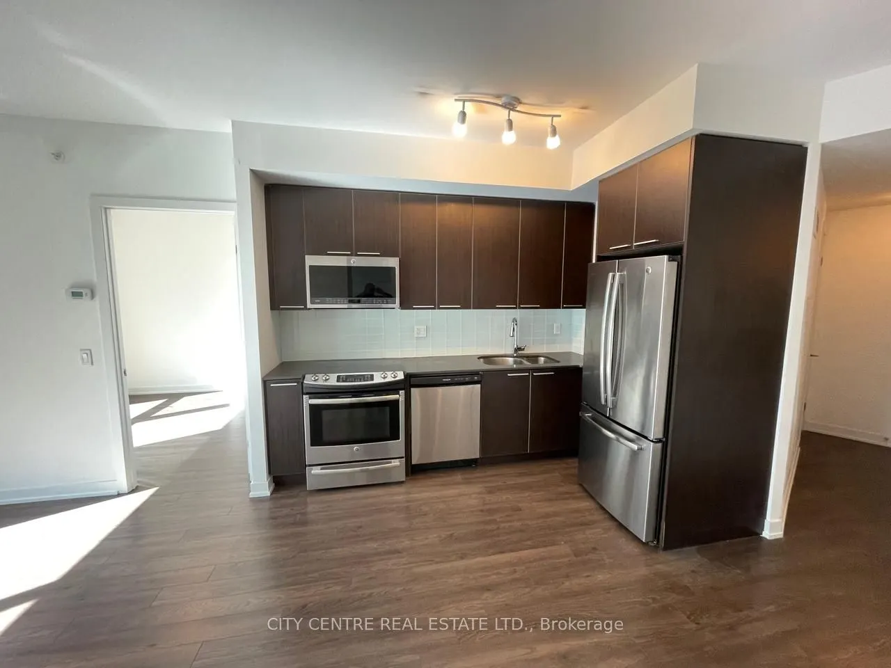 10 Park Lawn Road, #522