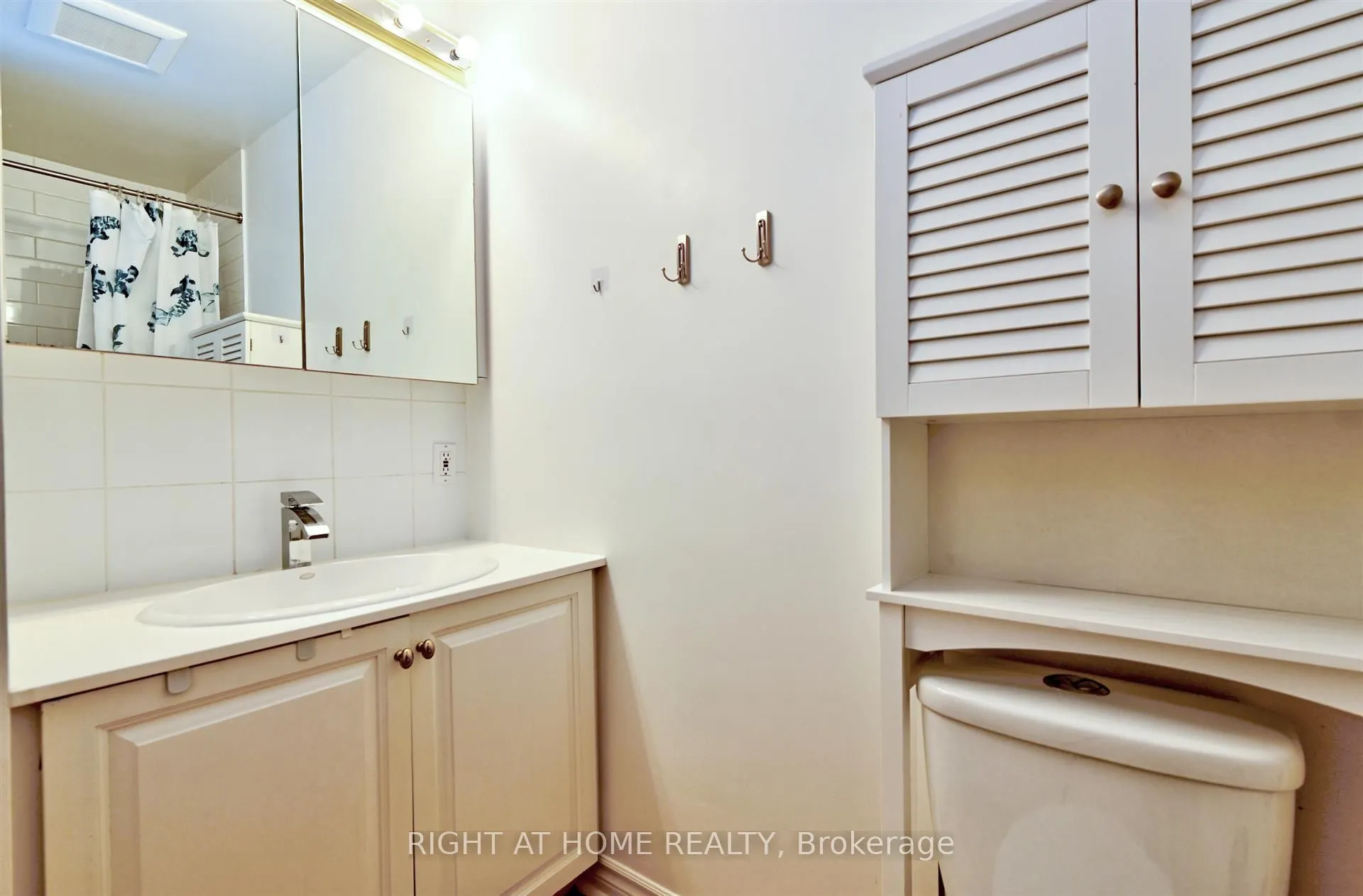 600 Silver Creek Boulevard, #3