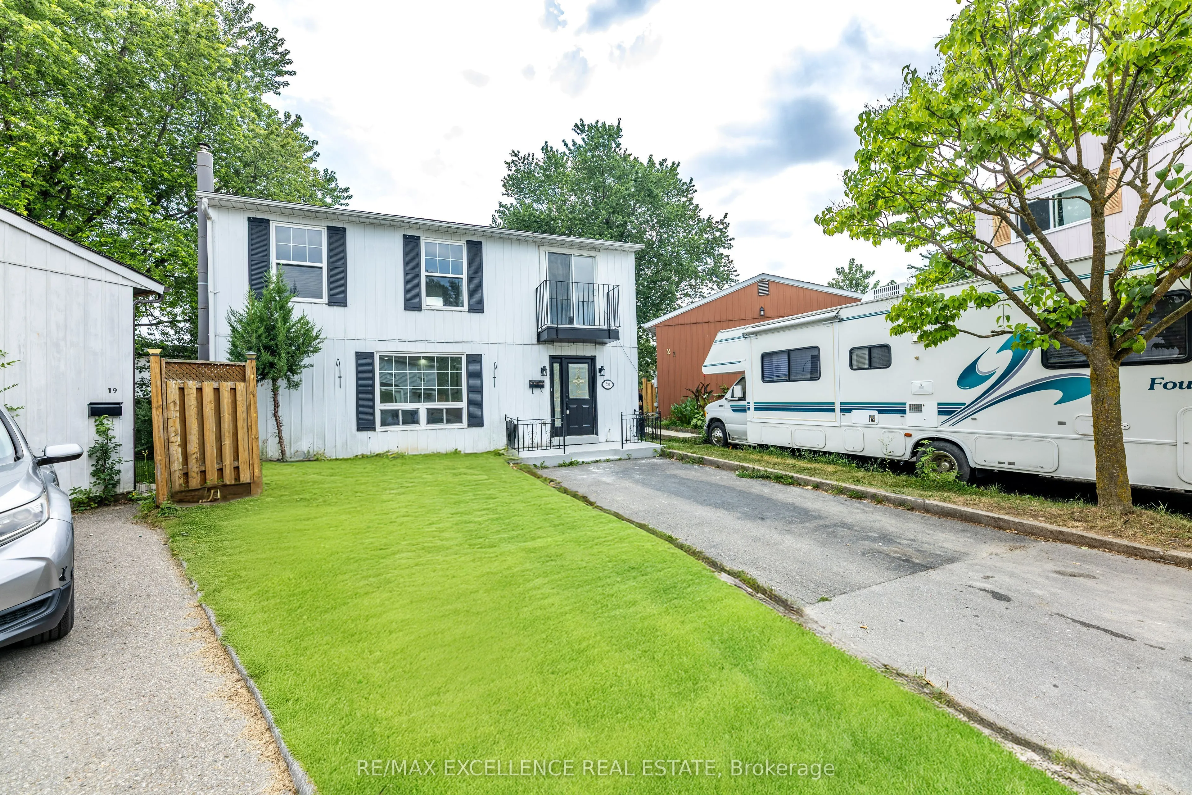 20 Hedgeson Court