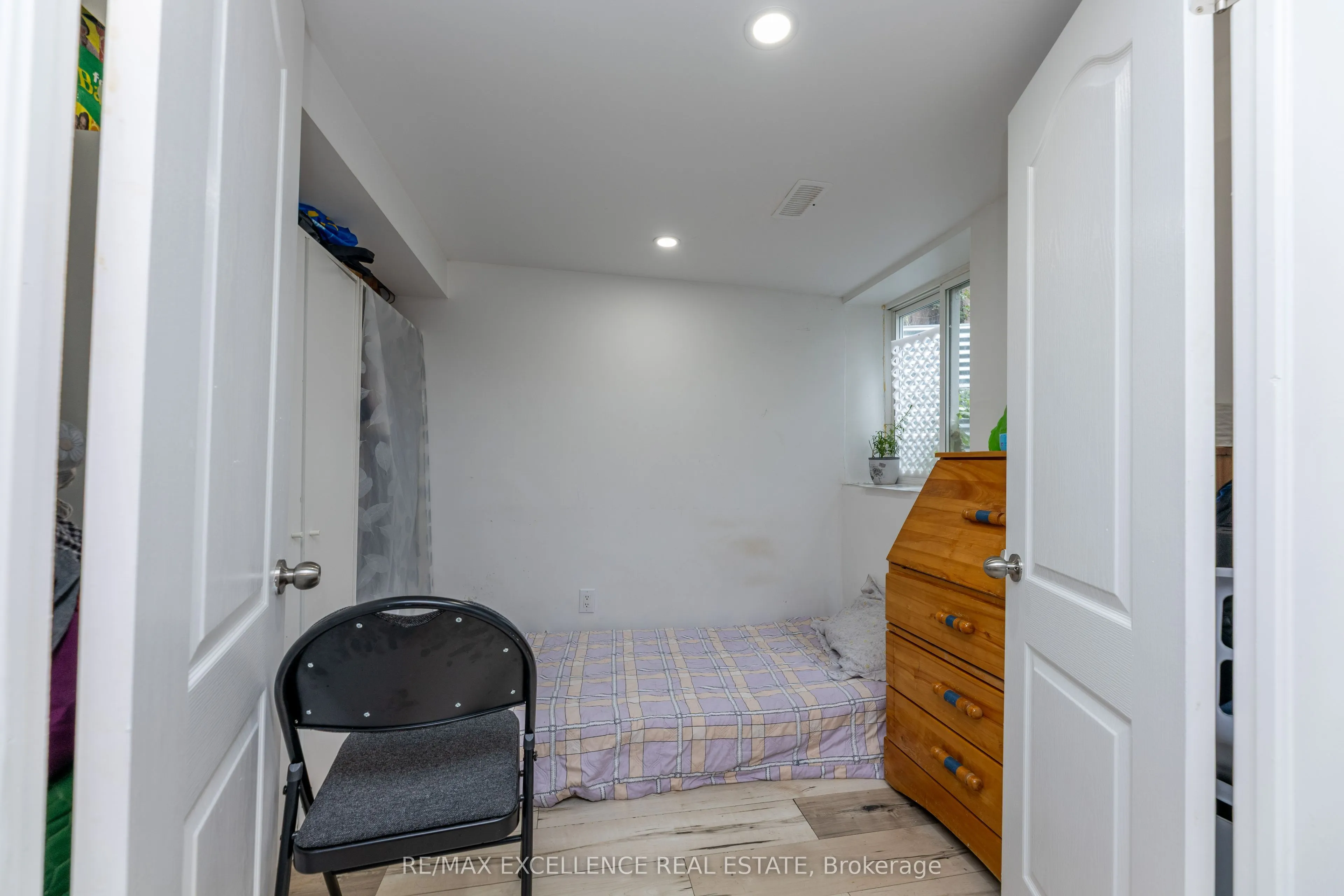 20 Hedgeson Court