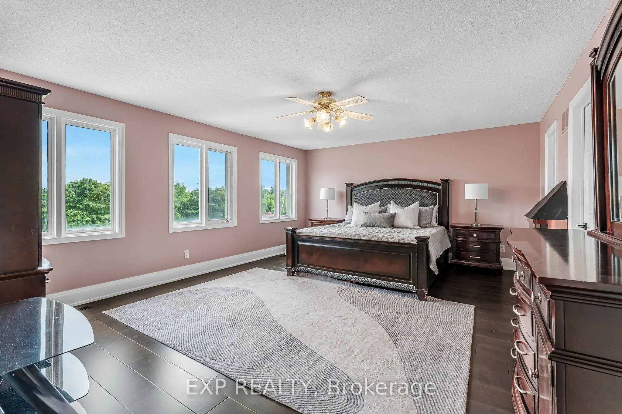 1221 Creekside Drive