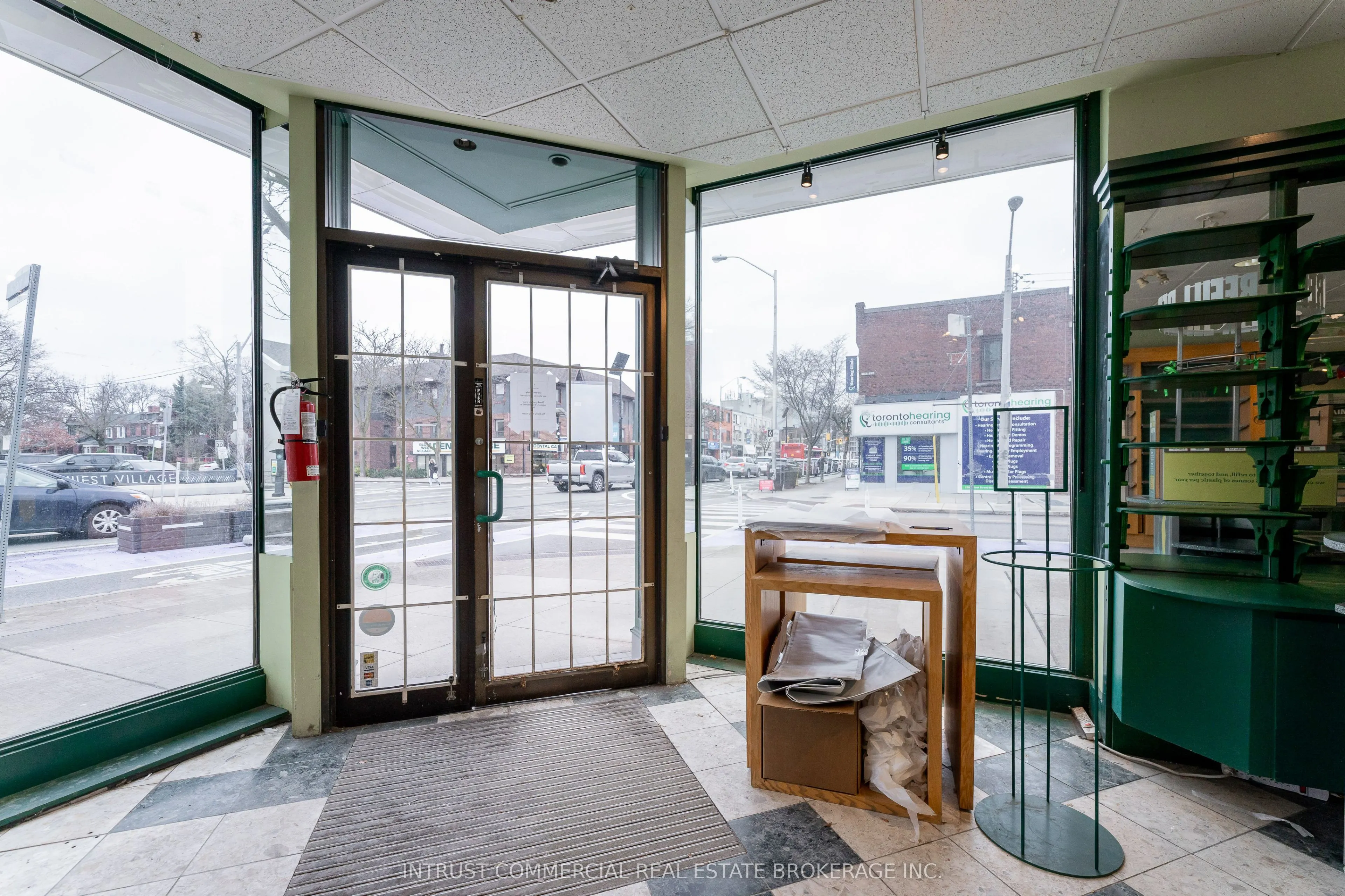 2366 Bloor Street W